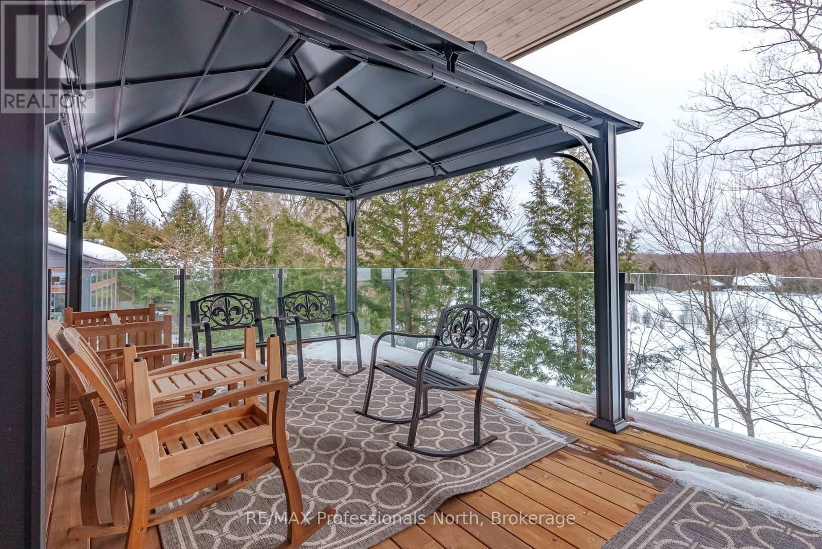 41 CLUBHOUSE DRIVE Image 9