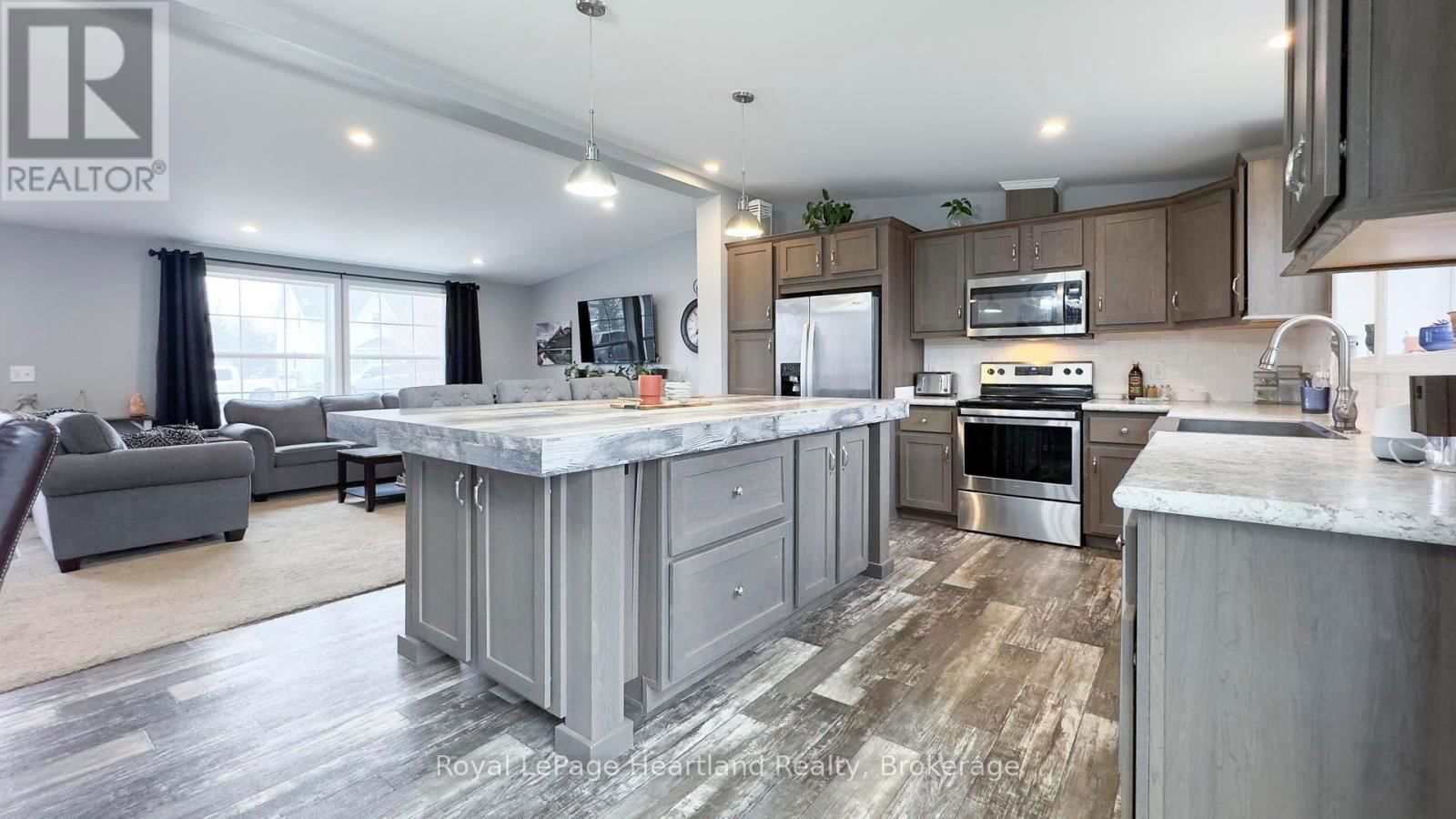 570 HAMILTON STREET Image 14