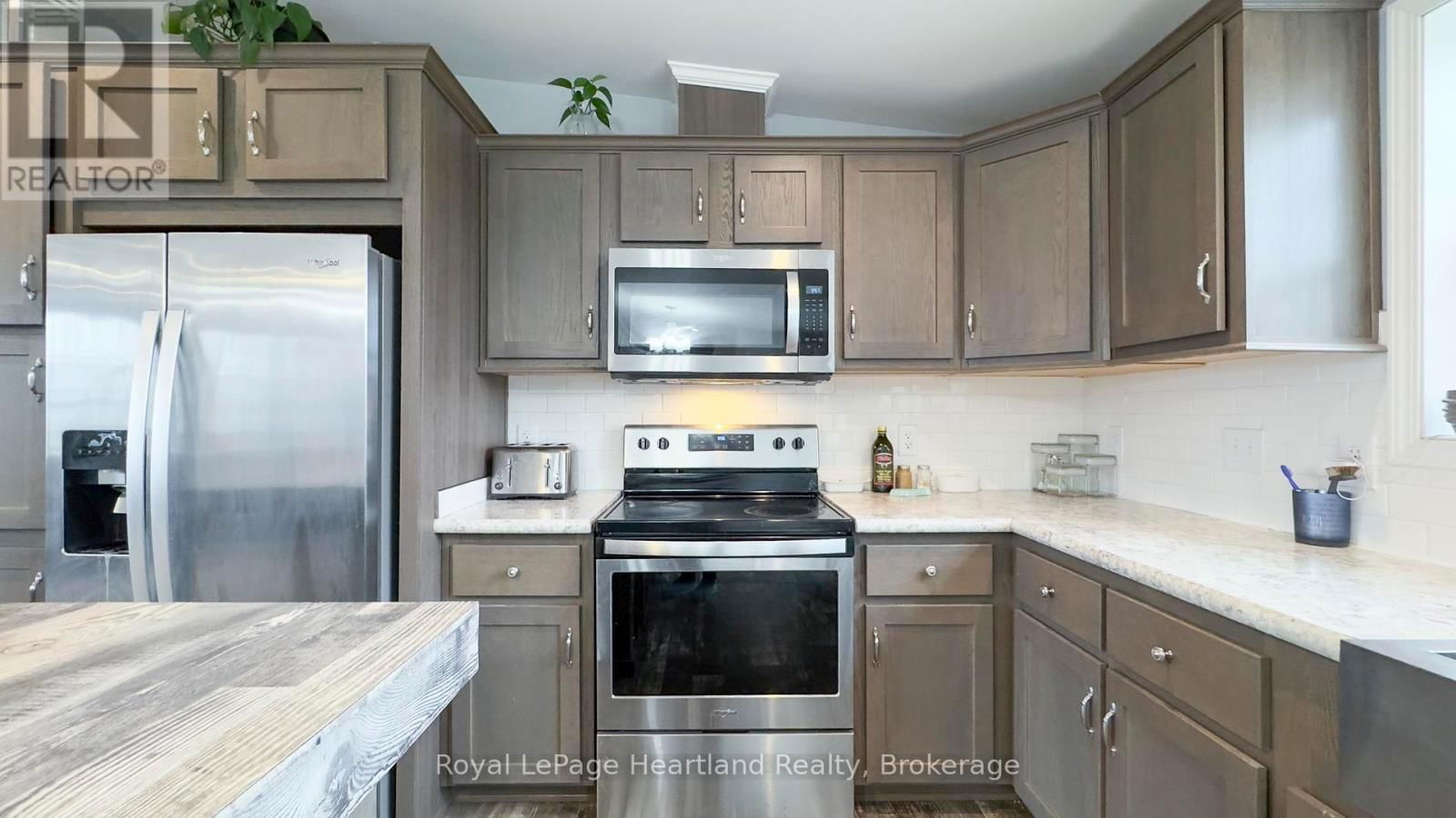 570 HAMILTON STREET Image 15