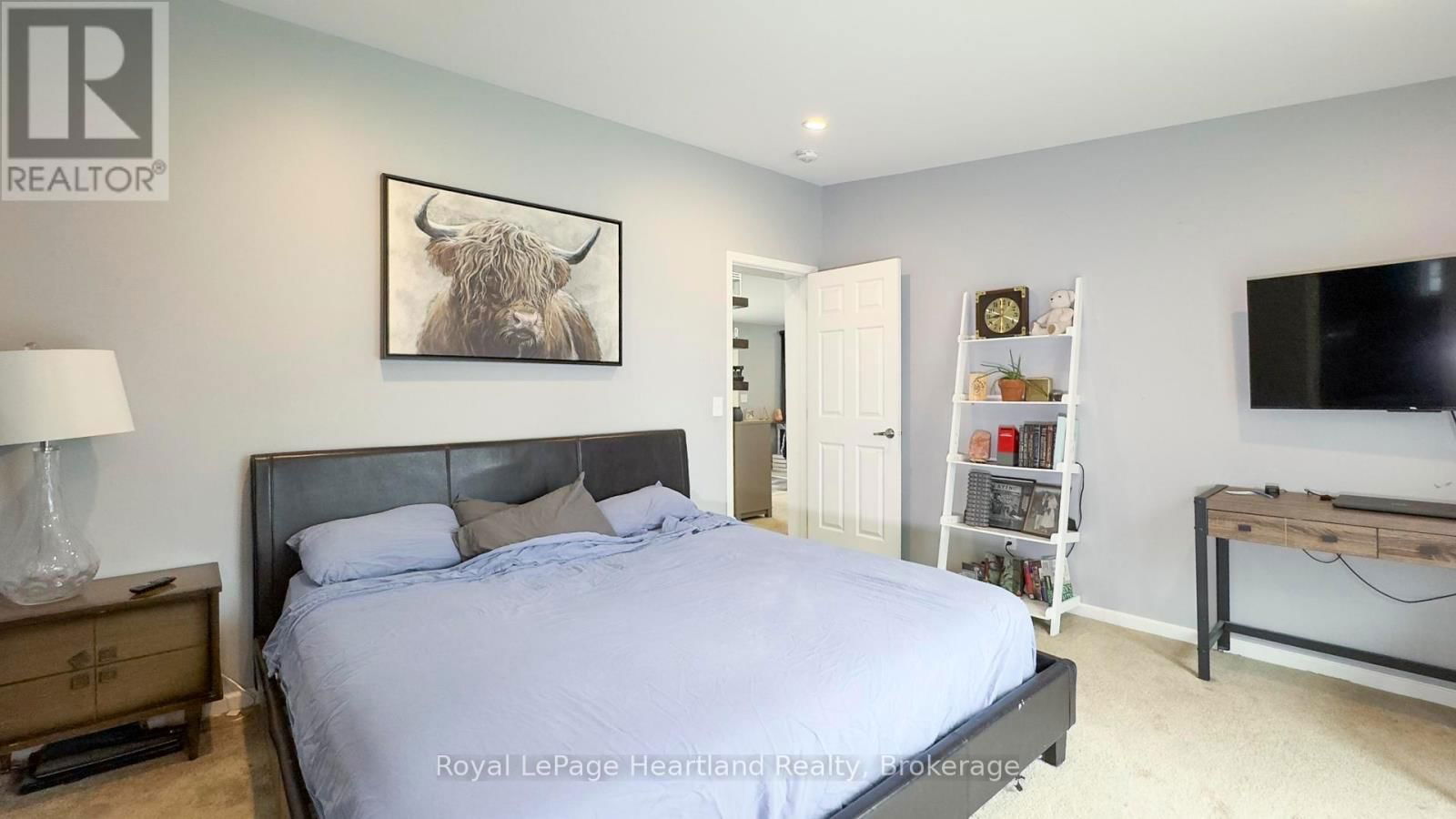 570 HAMILTON STREET Image 26