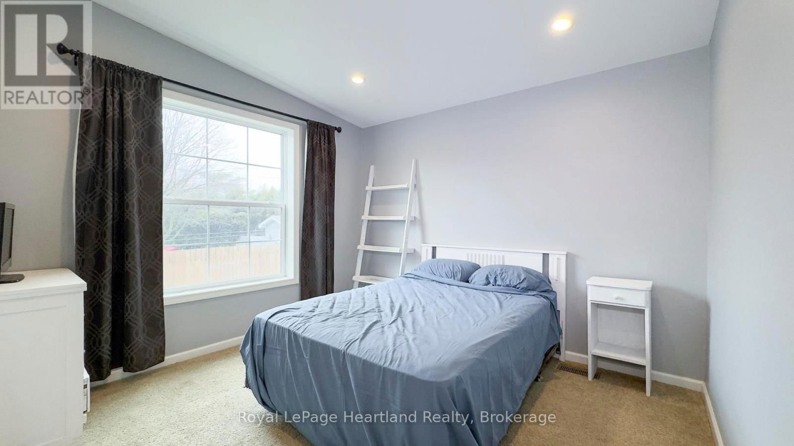 570 HAMILTON STREET Image 31