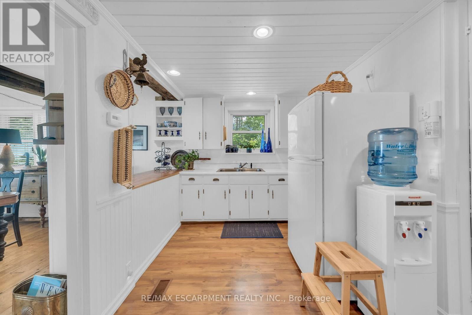 2593 NORTH SHORE DRIVE Image 20