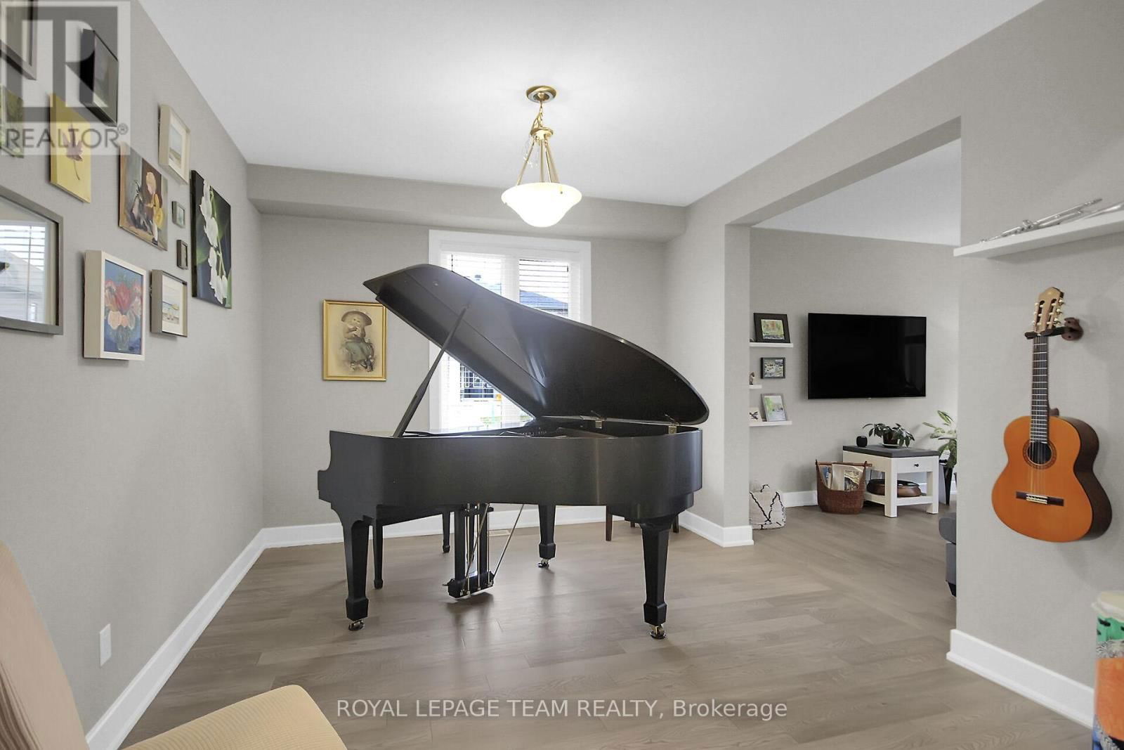 845 PERCIVAL CRESCENT Image 11