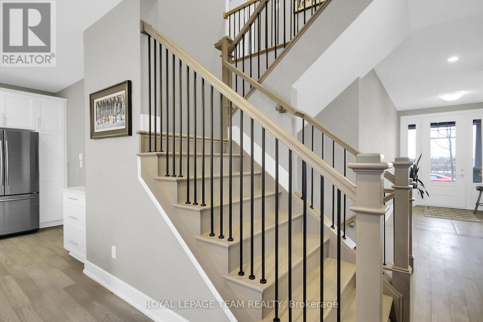 845 PERCIVAL CRESCENT Image 24