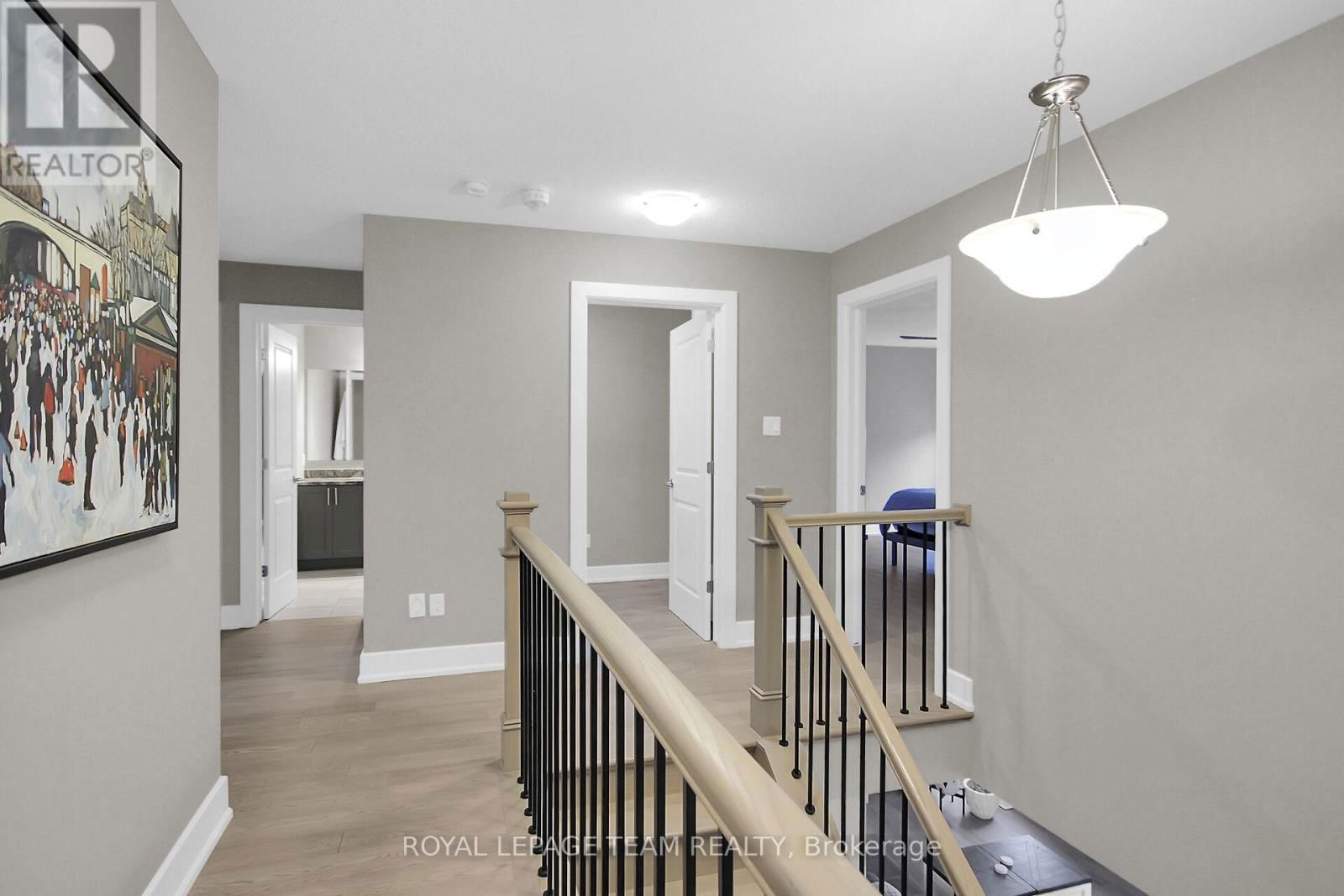 845 PERCIVAL CRESCENT Image 25