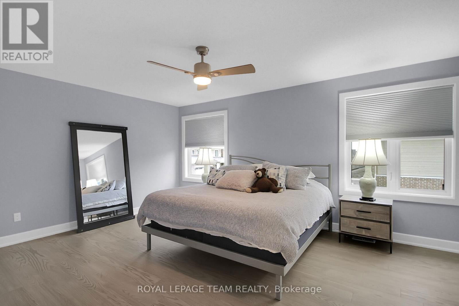 845 PERCIVAL CRESCENT Image 27