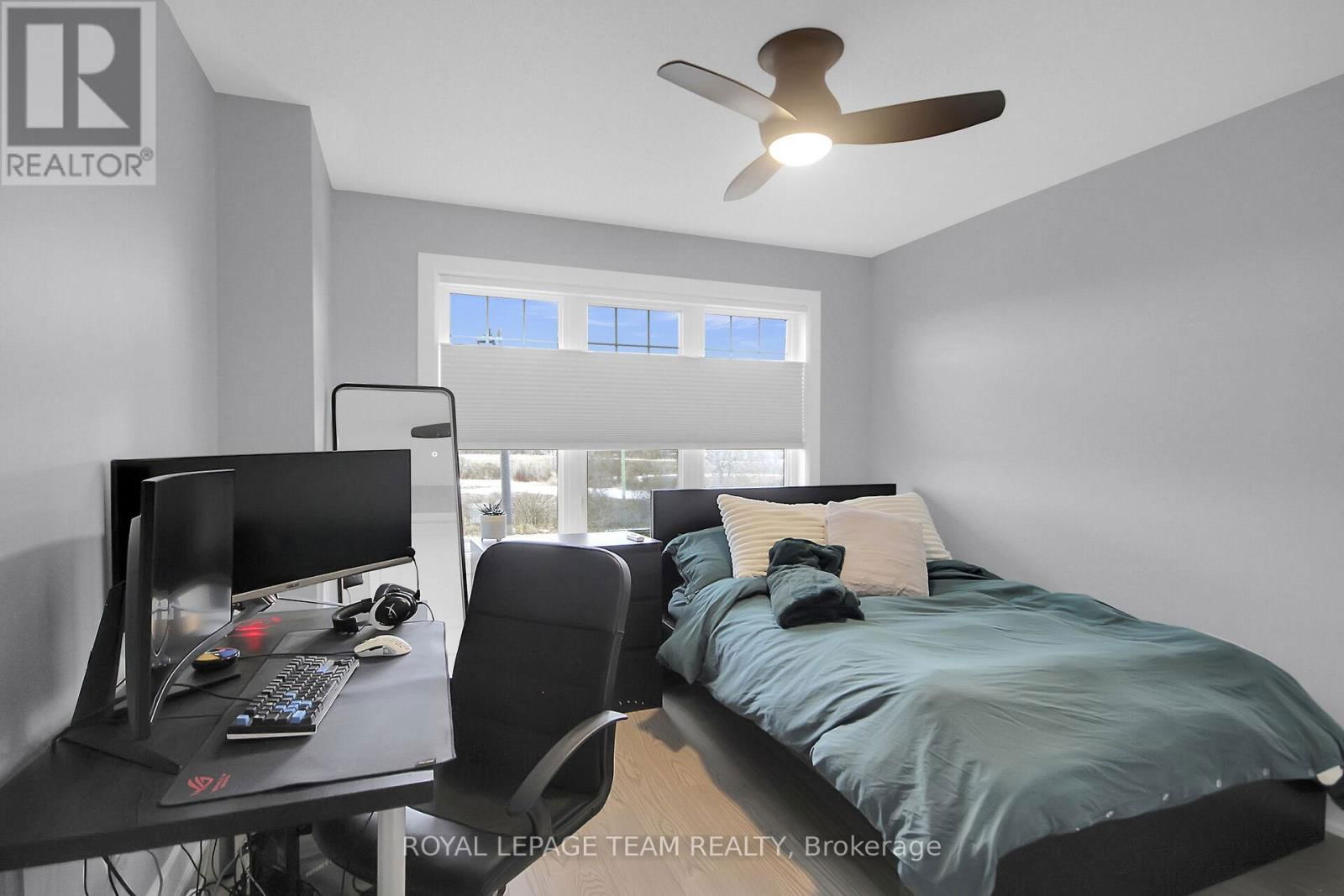 845 PERCIVAL CRESCENT Image 31