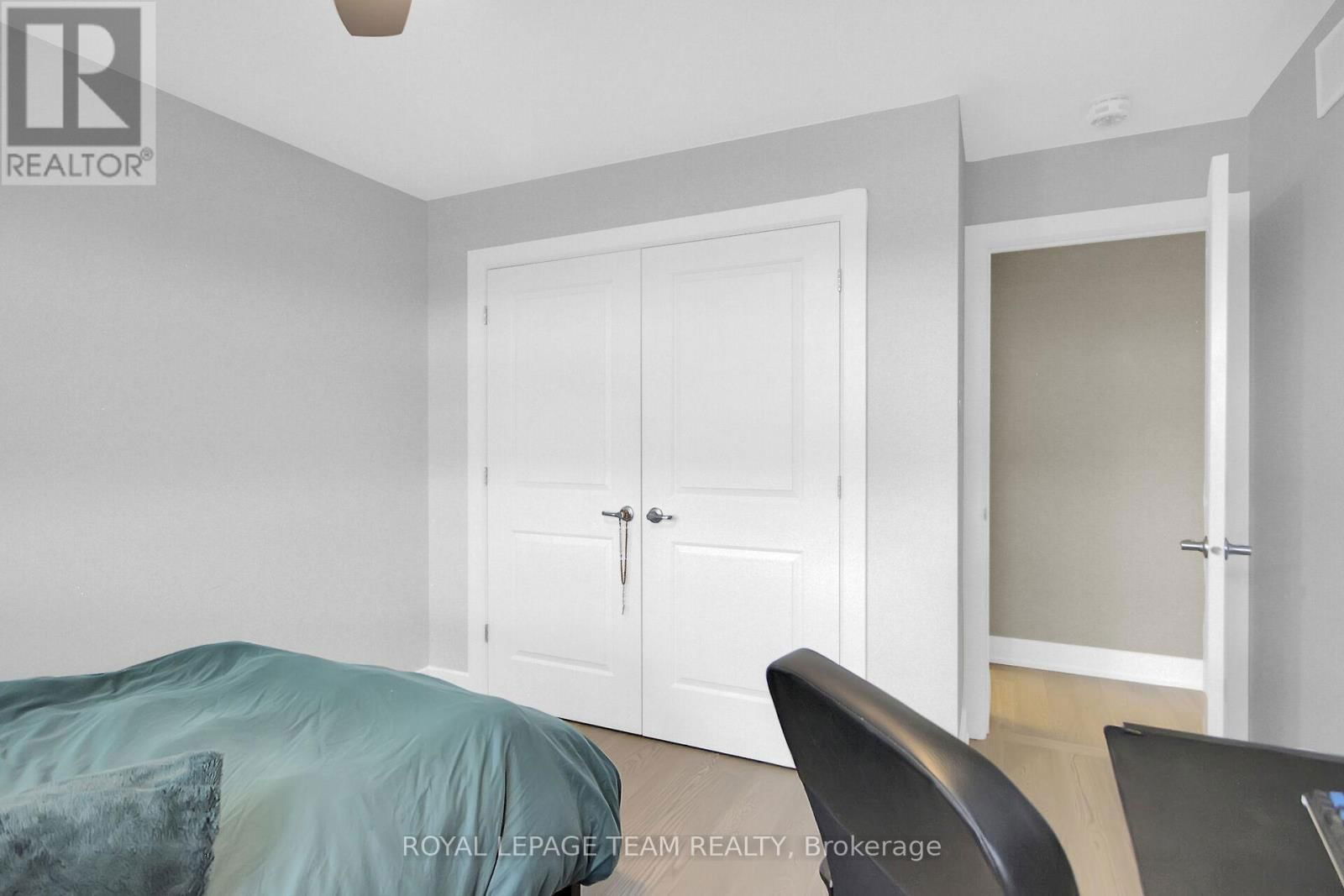 845 PERCIVAL CRESCENT Image 32
