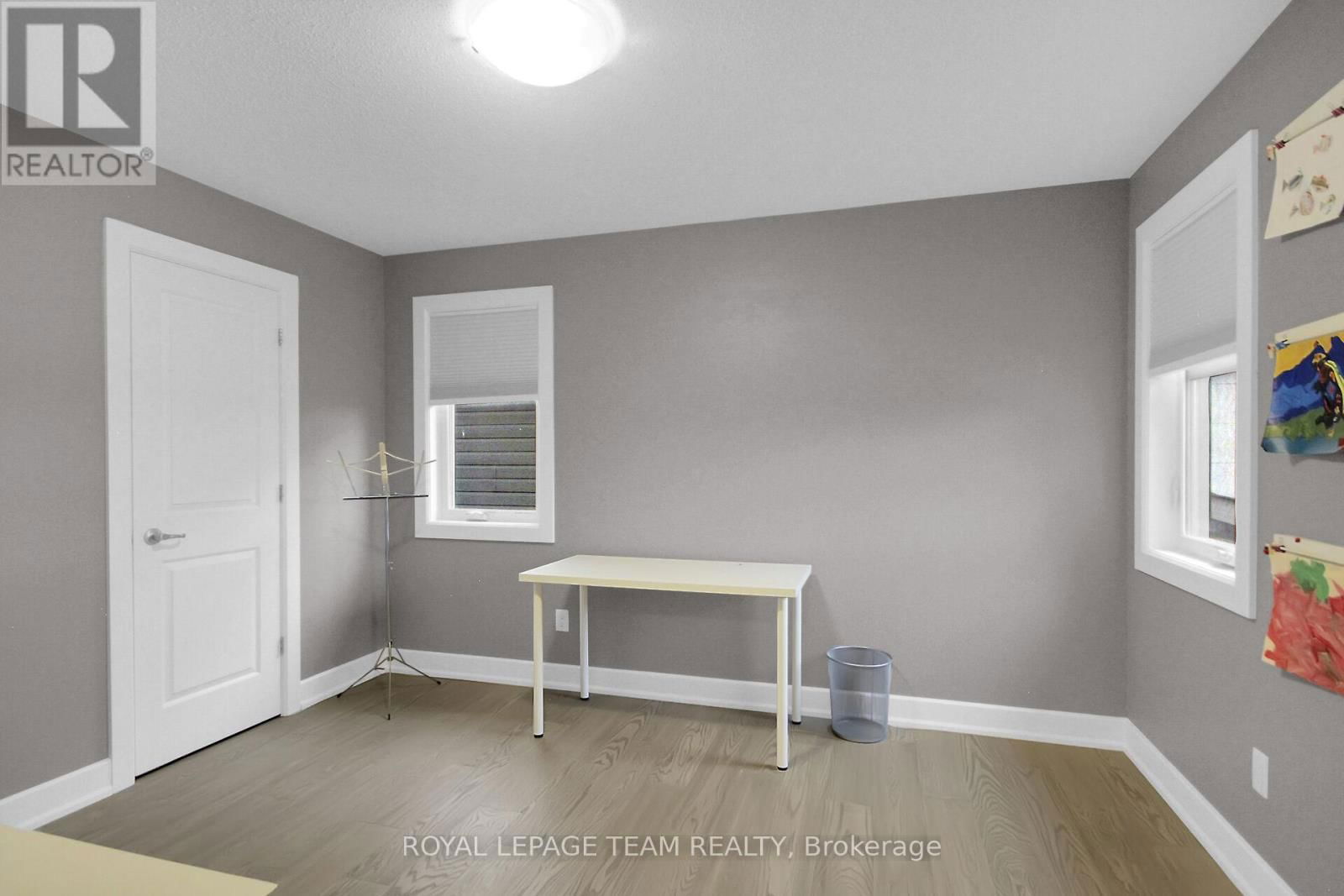845 PERCIVAL CRESCENT Image 35
