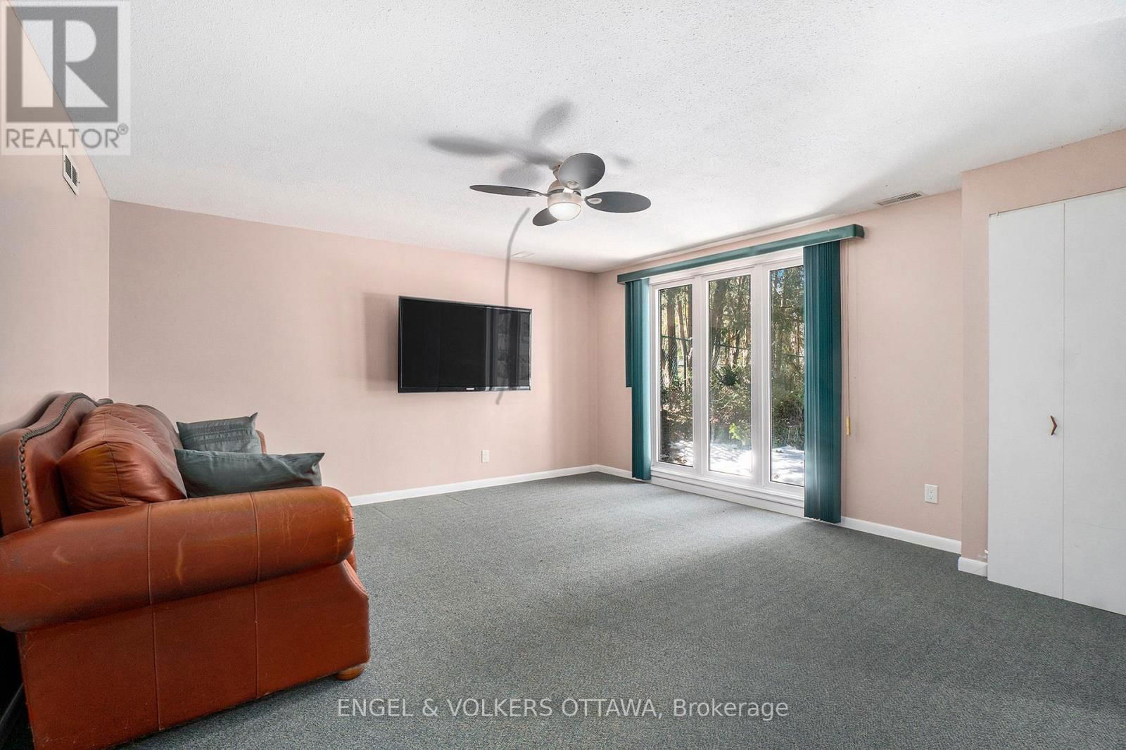 1266 ALLOWAY CRESCENT Image 15
