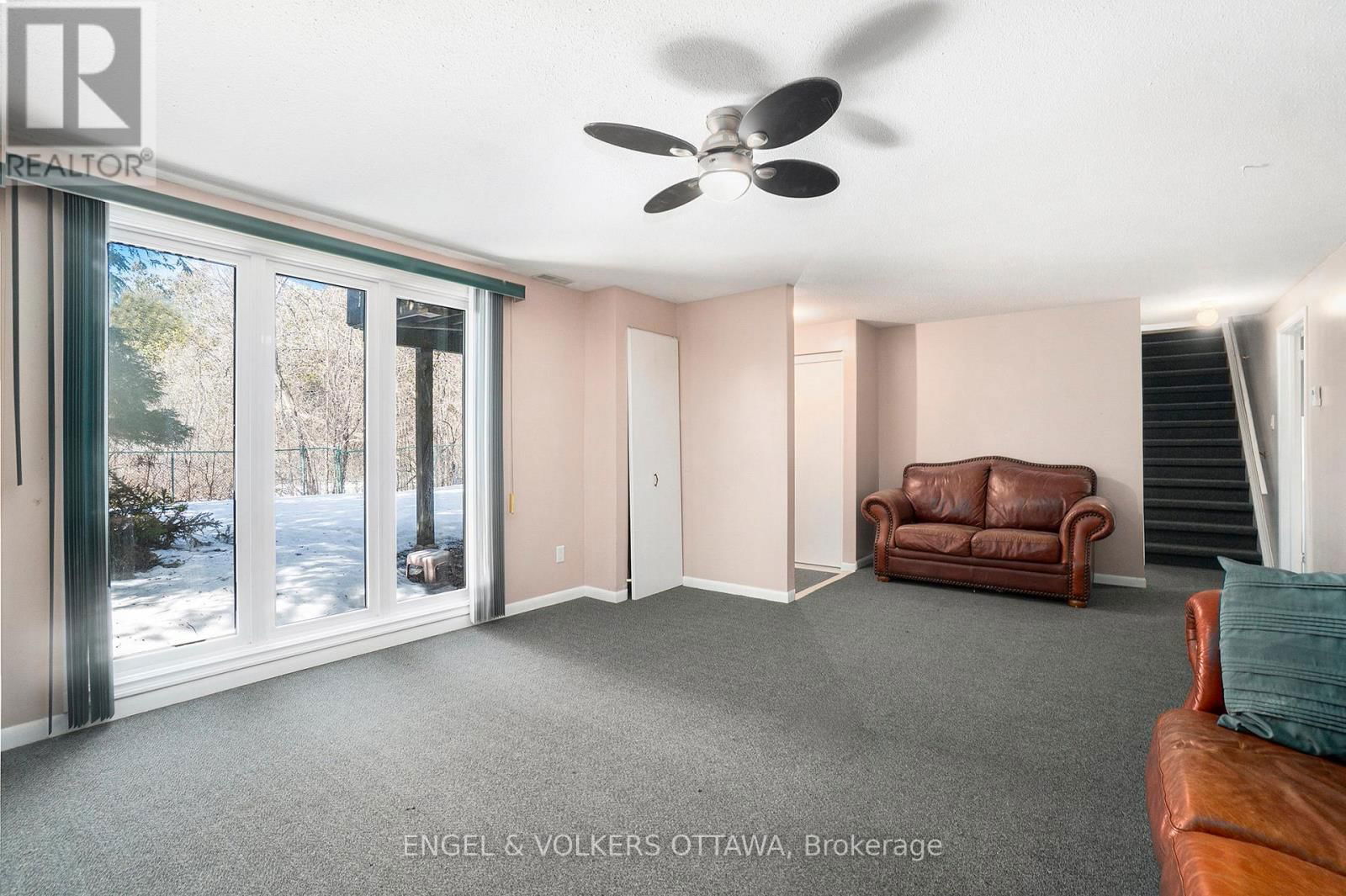 1266 ALLOWAY CRESCENT Image 16