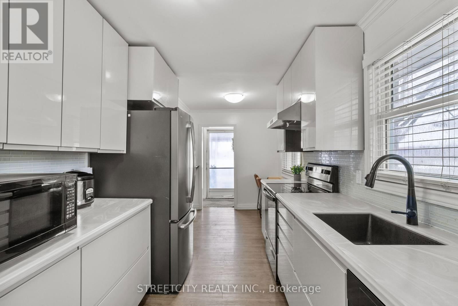 537 CLARKE ROAD Image 12