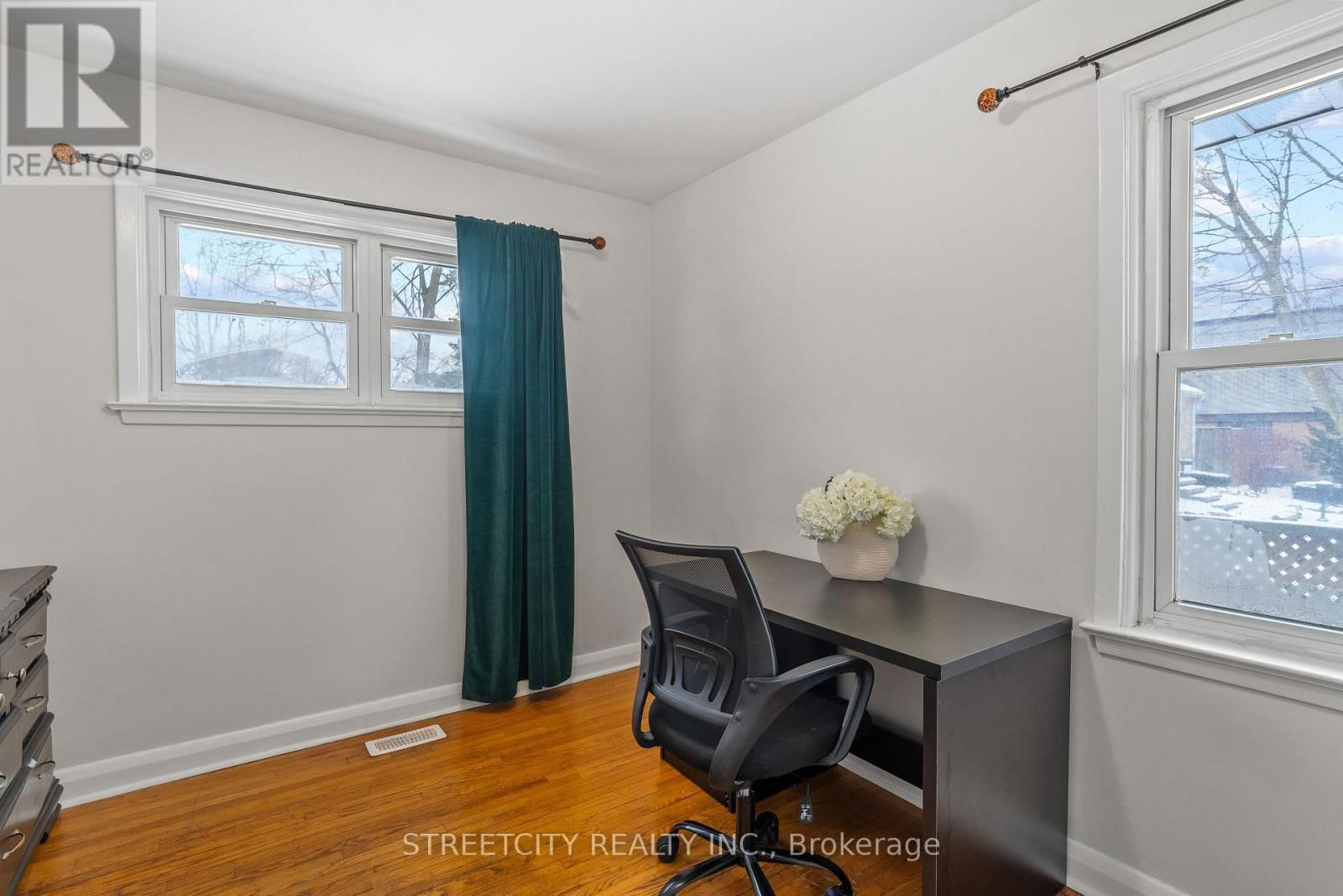 537 CLARKE ROAD Image 19