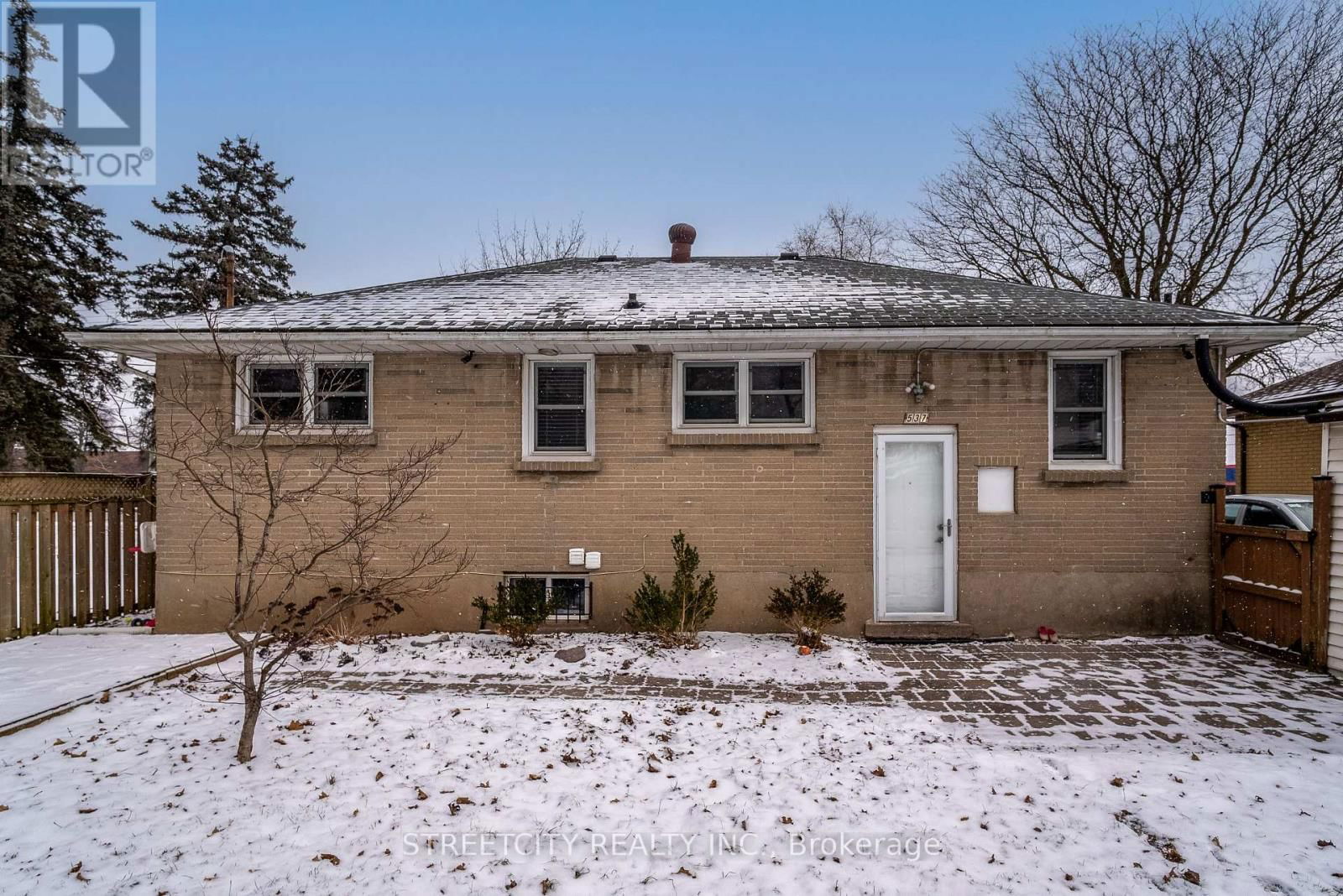 537 CLARKE ROAD Image 24