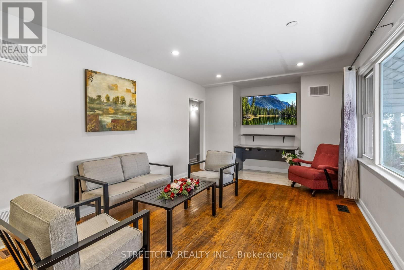 537 CLARKE ROAD Image 4