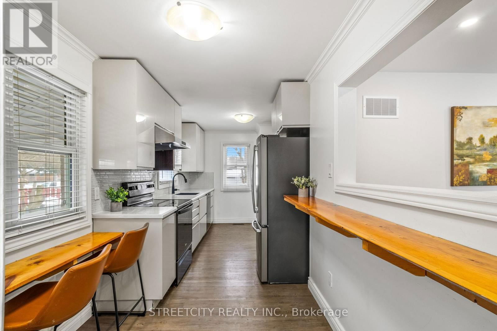 537 CLARKE ROAD Image 9