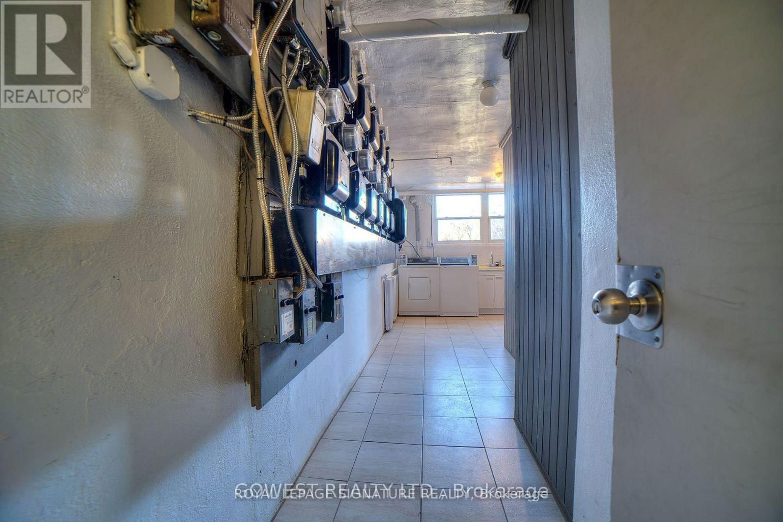 99 DOUGLAS STREET Image 14