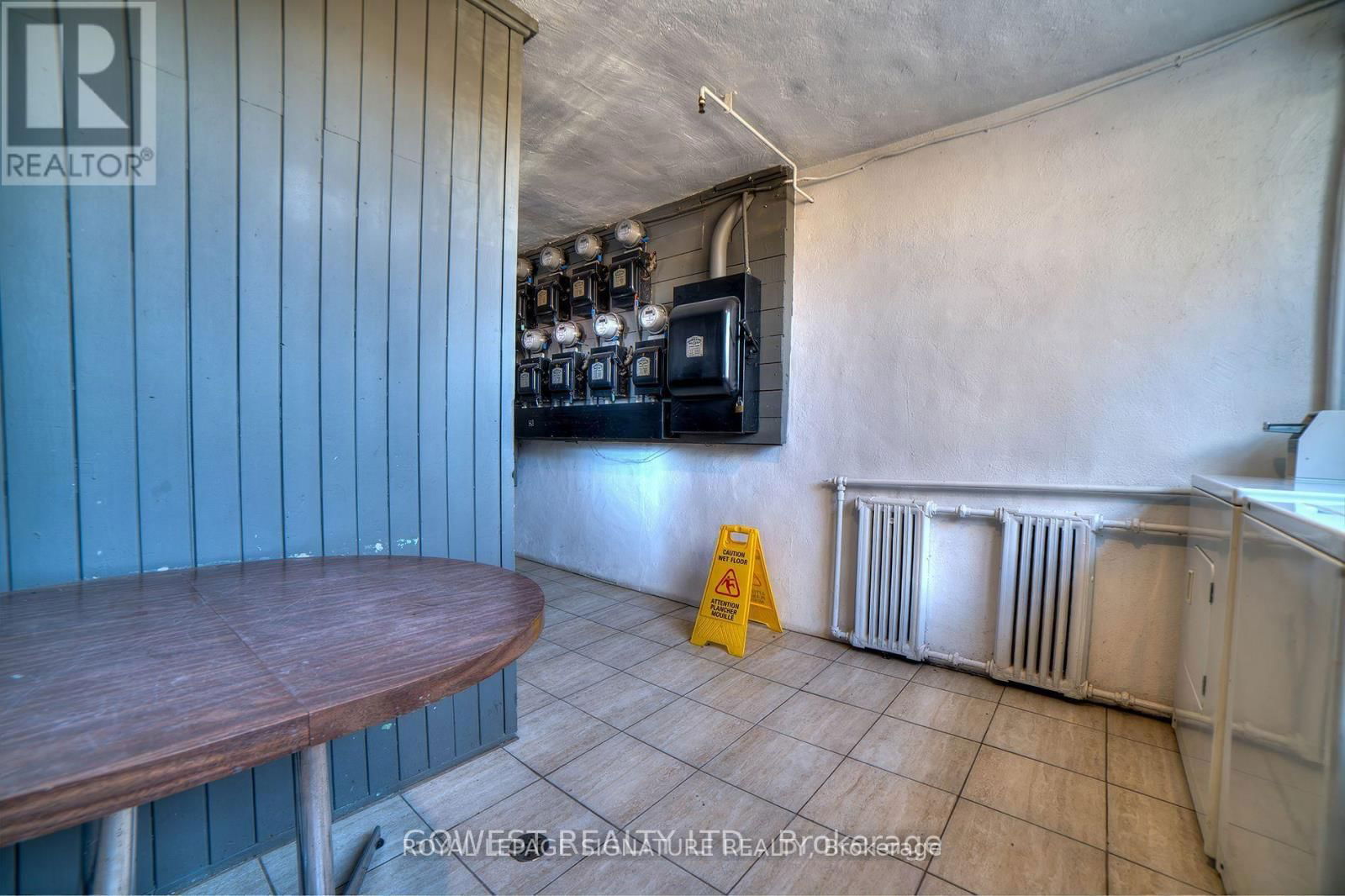 99 DOUGLAS STREET Image 15