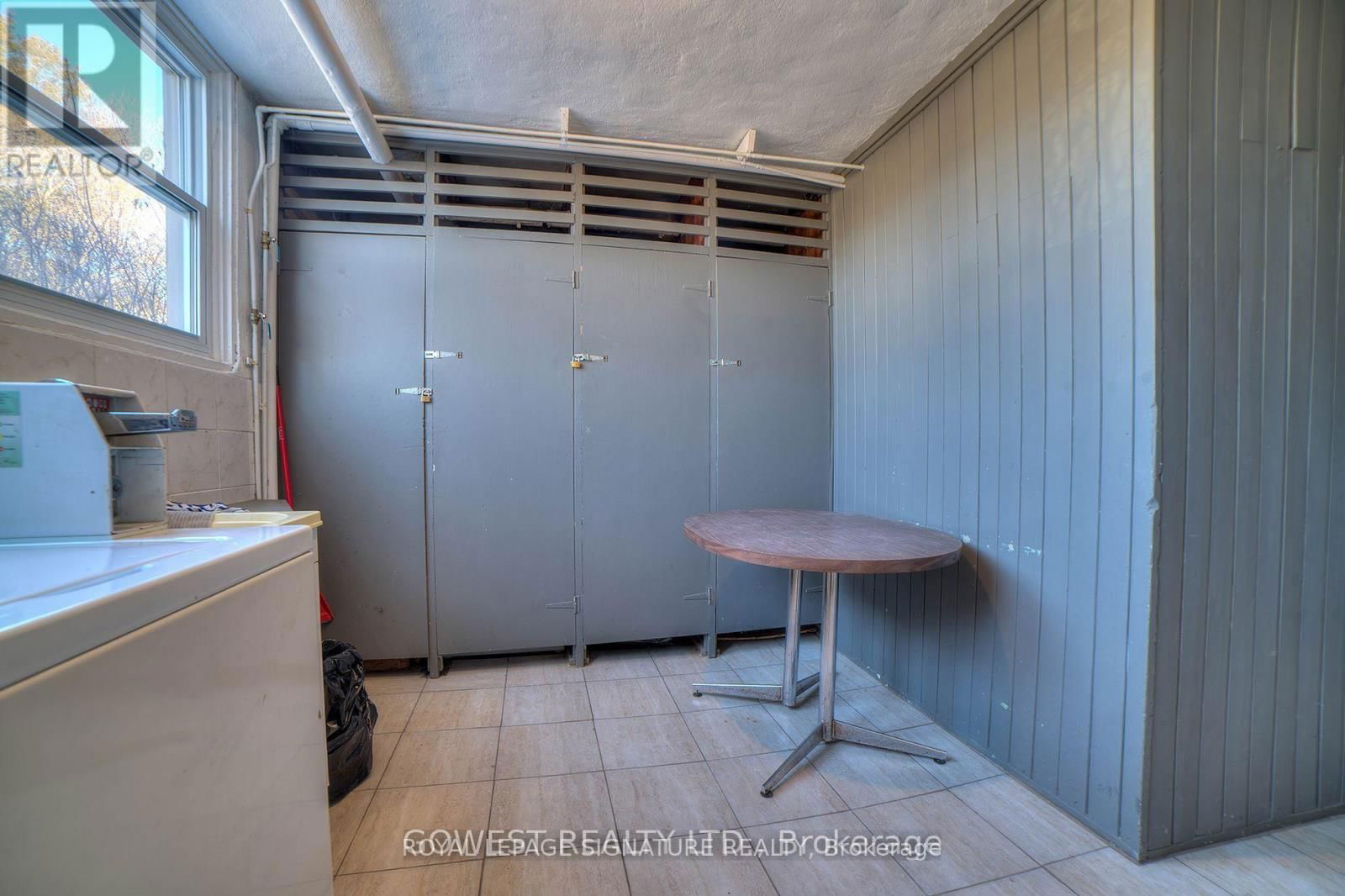 99 DOUGLAS STREET Image 17