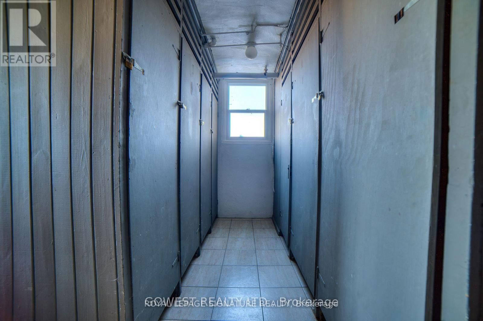 99 DOUGLAS STREET Image 20
