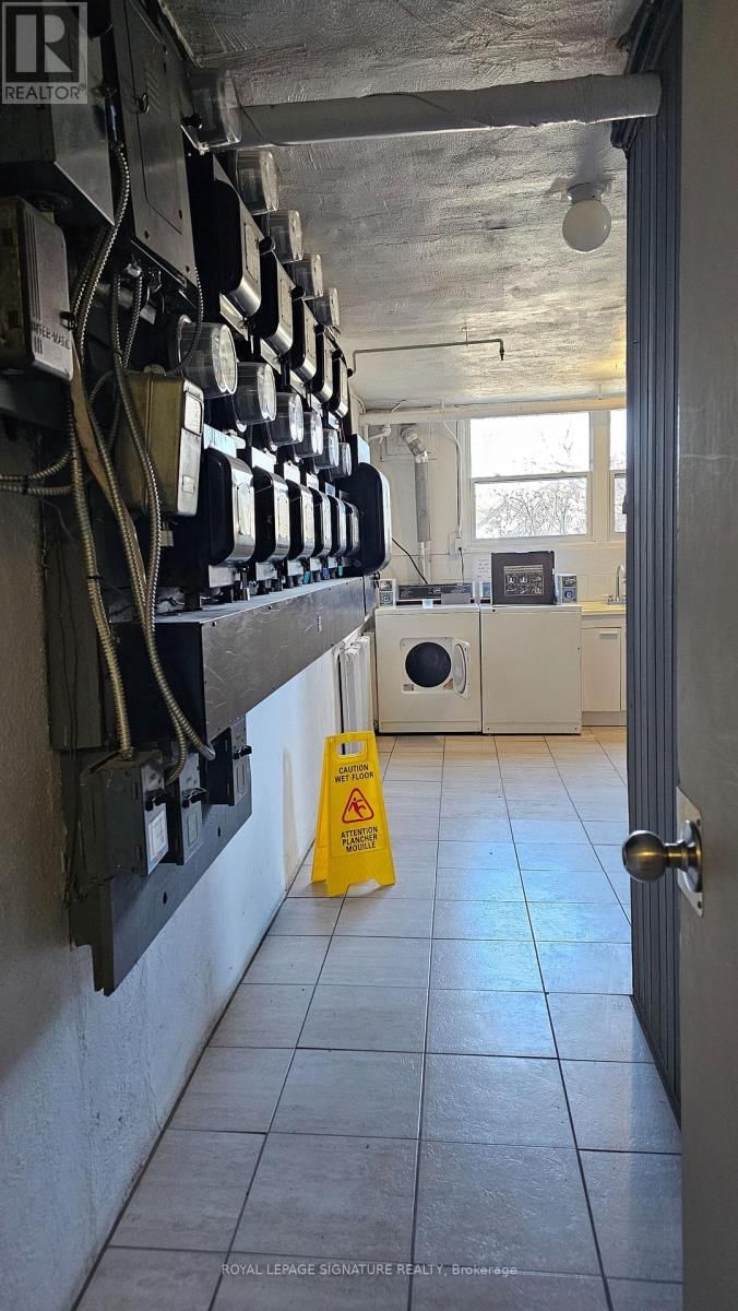 99 DOUGLAS STREET Image 23