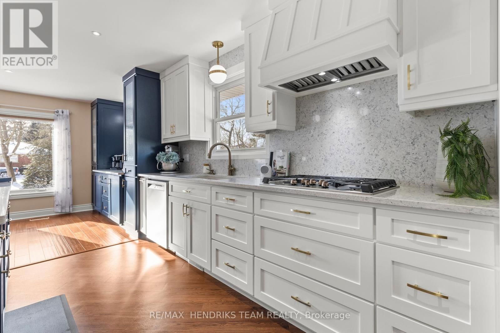 23 HURRICANE ROAD Image 15
