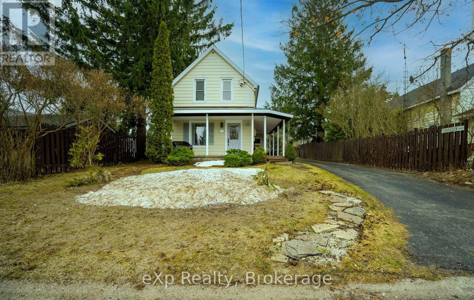601 DAWSON STREET Image 1