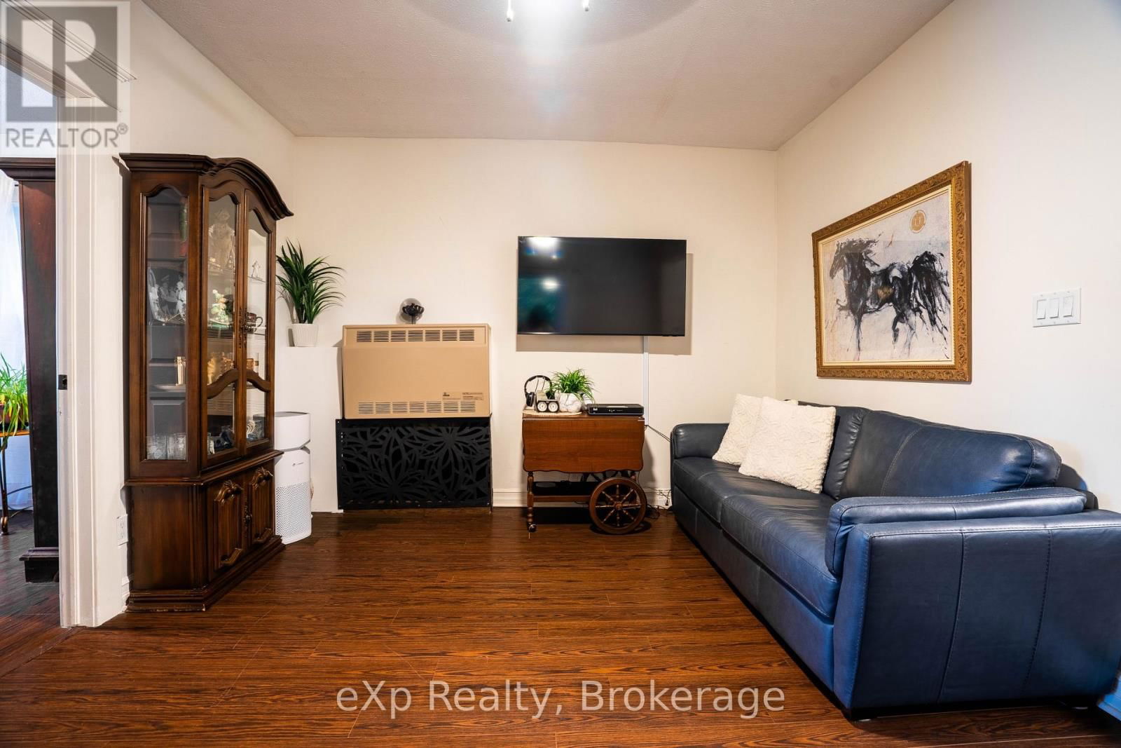 601 DAWSON STREET Image 12