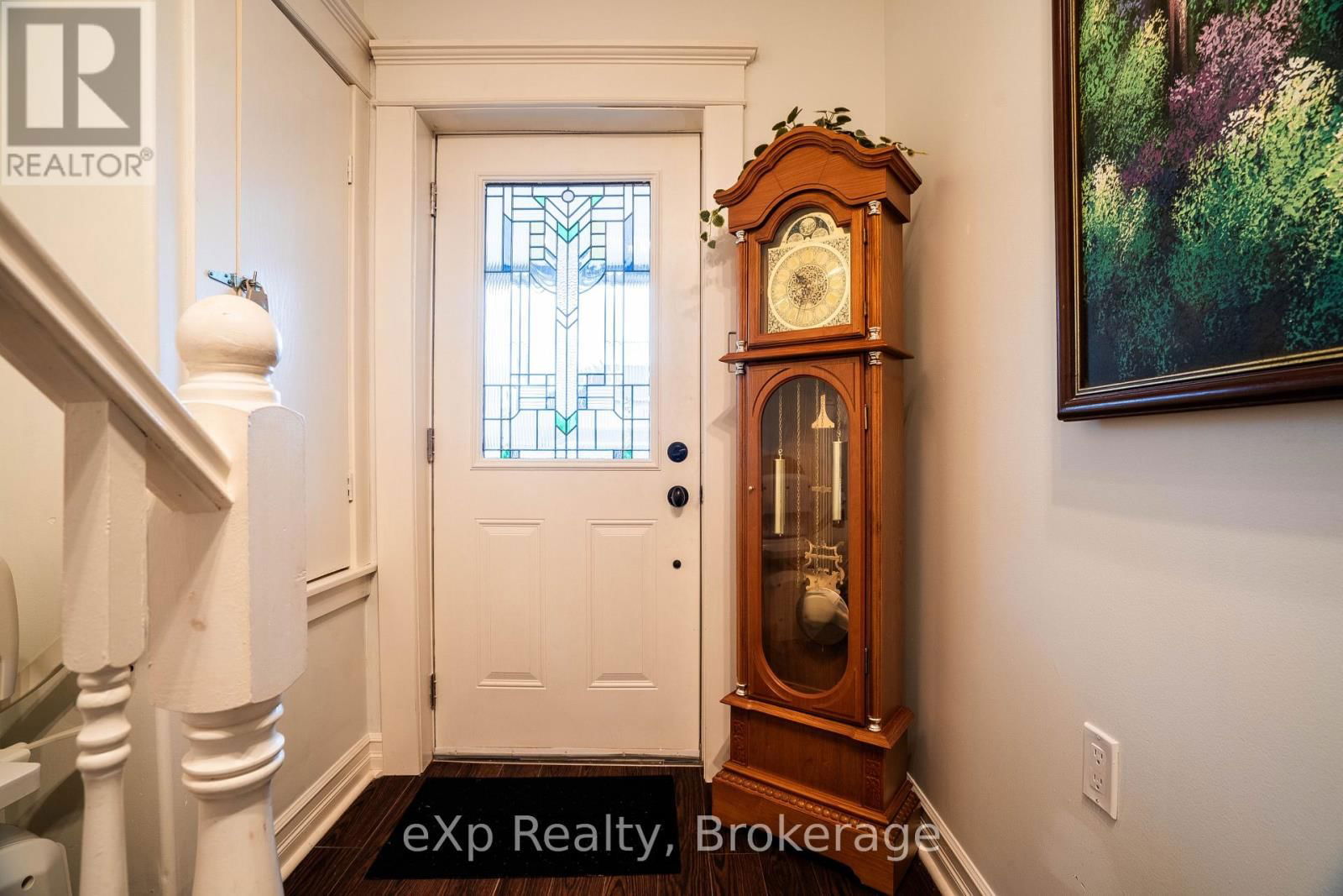 601 DAWSON STREET Image 16
