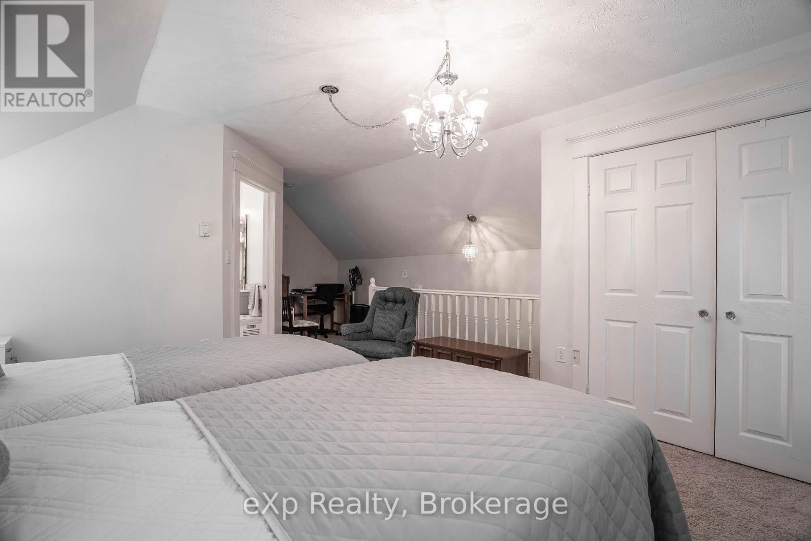 601 DAWSON STREET Image 19