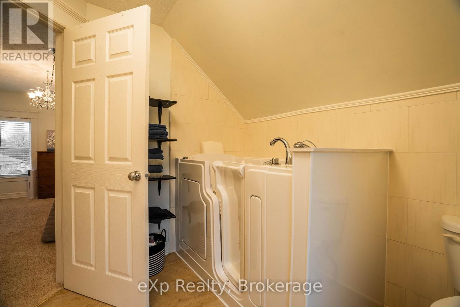 601 DAWSON STREET Image 22