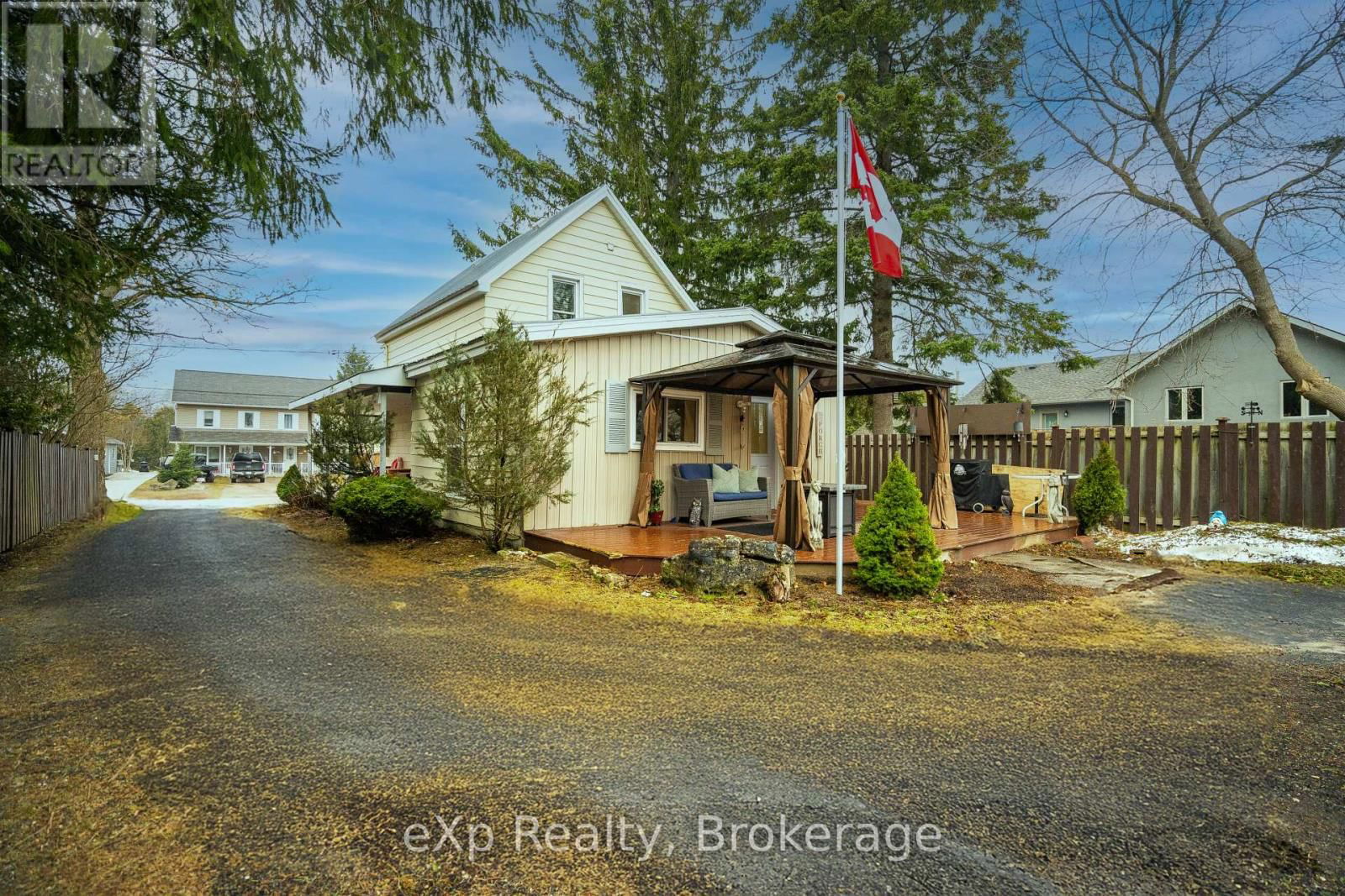 601 DAWSON STREET Image 25