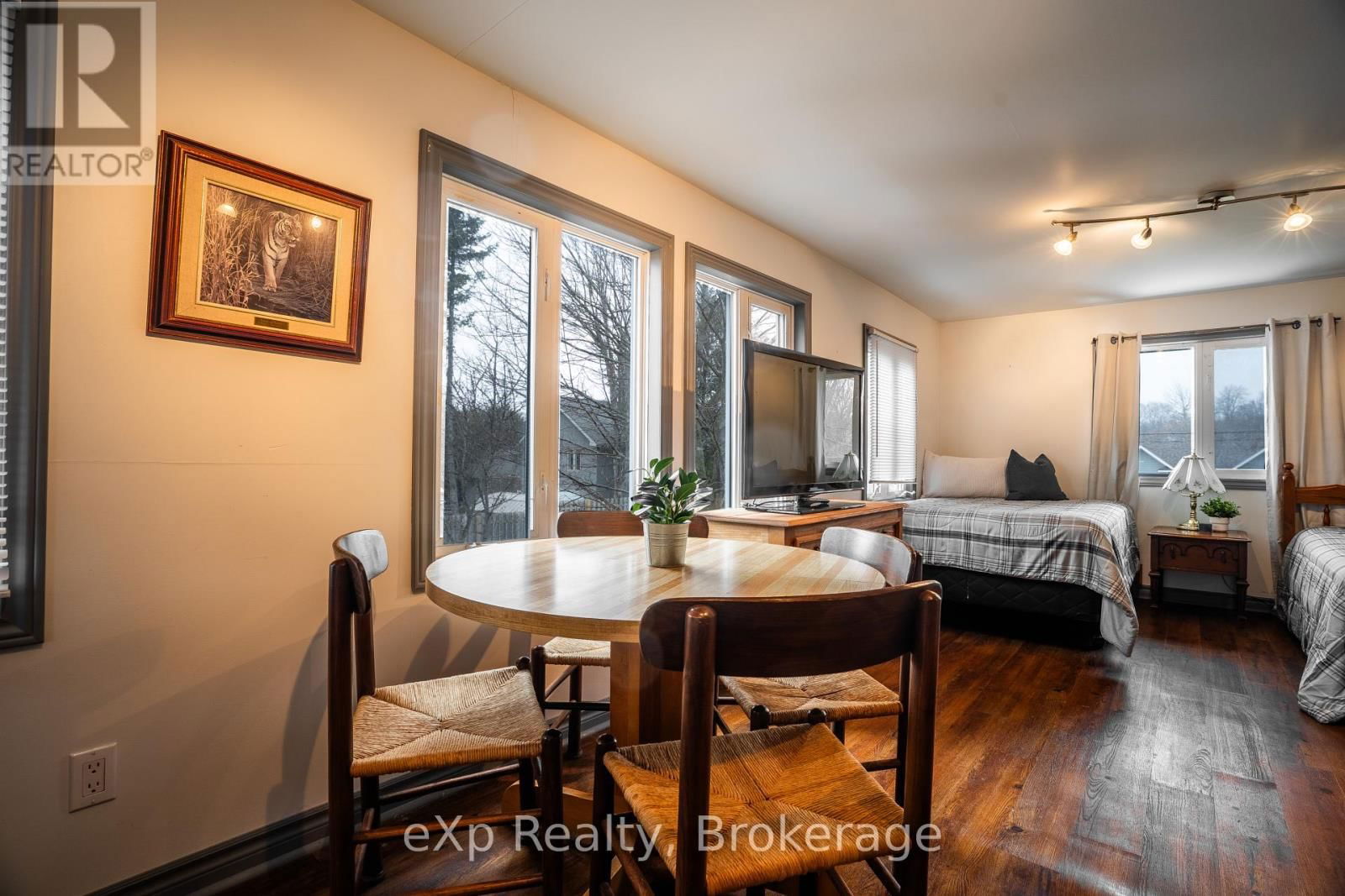 601 DAWSON STREET Image 30