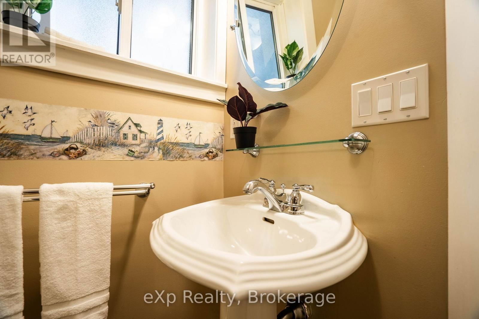 601 DAWSON STREET Image 9