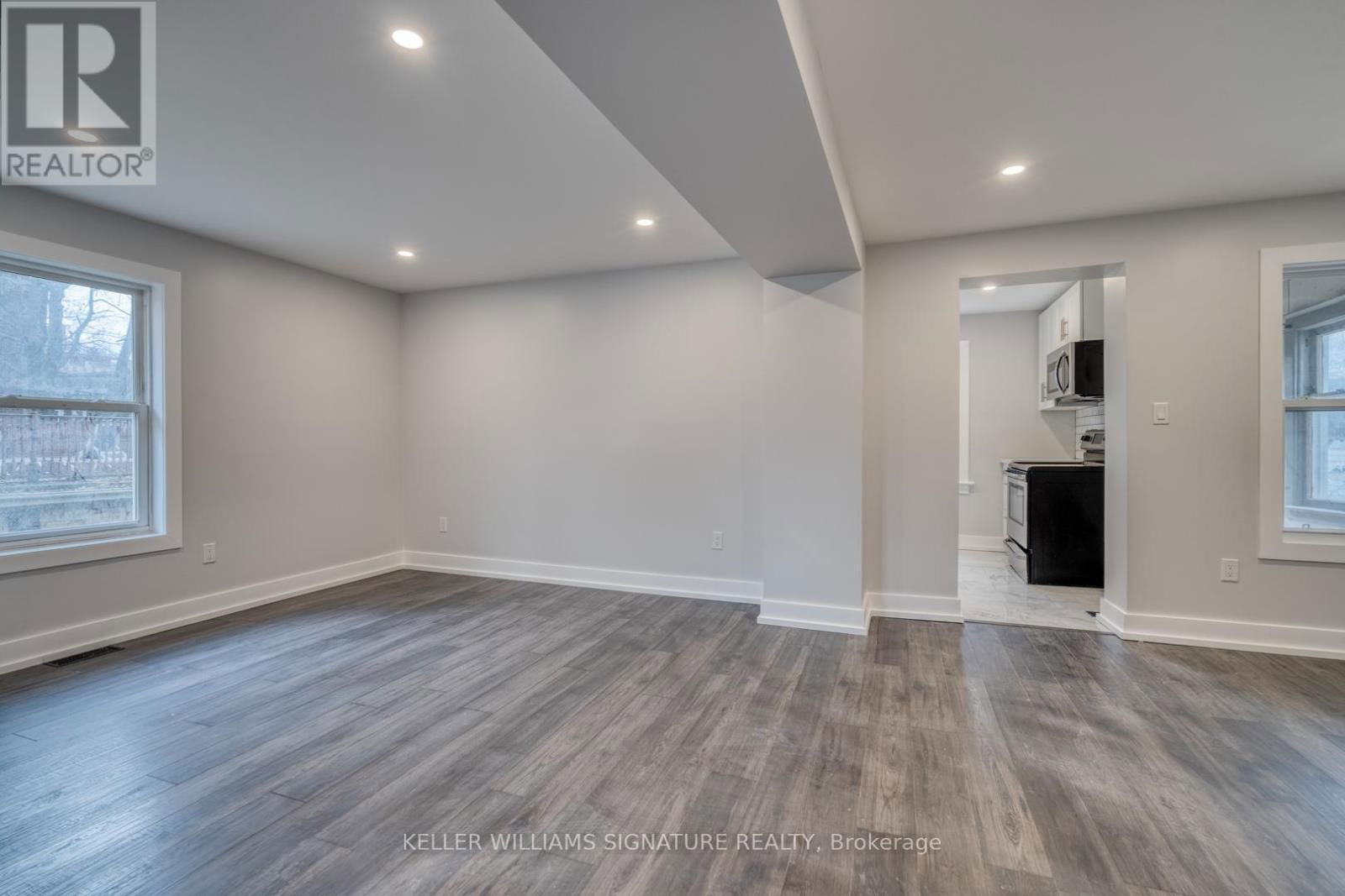 112 LEINSTER AVENUE SOUTH Image 4