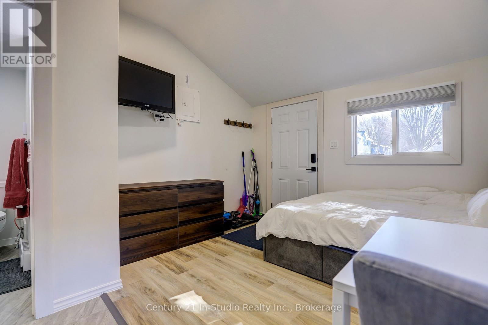 103 KING STREET Image 39