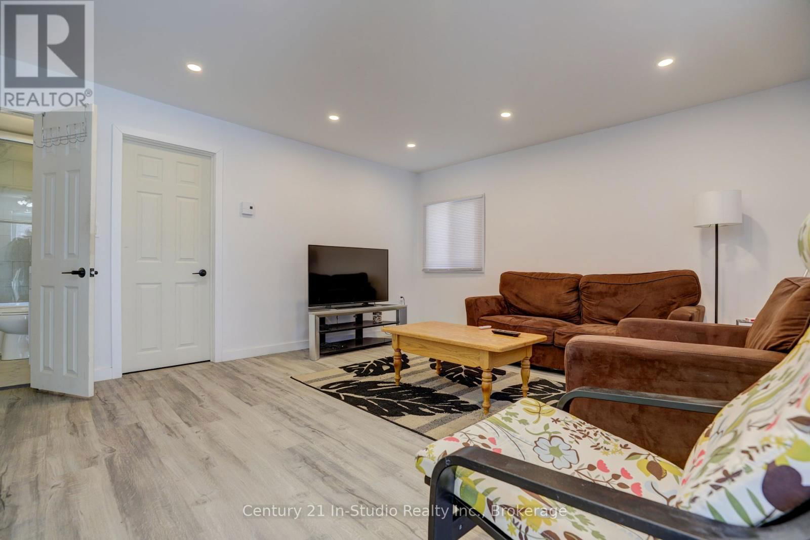 103 KING STREET Image 9