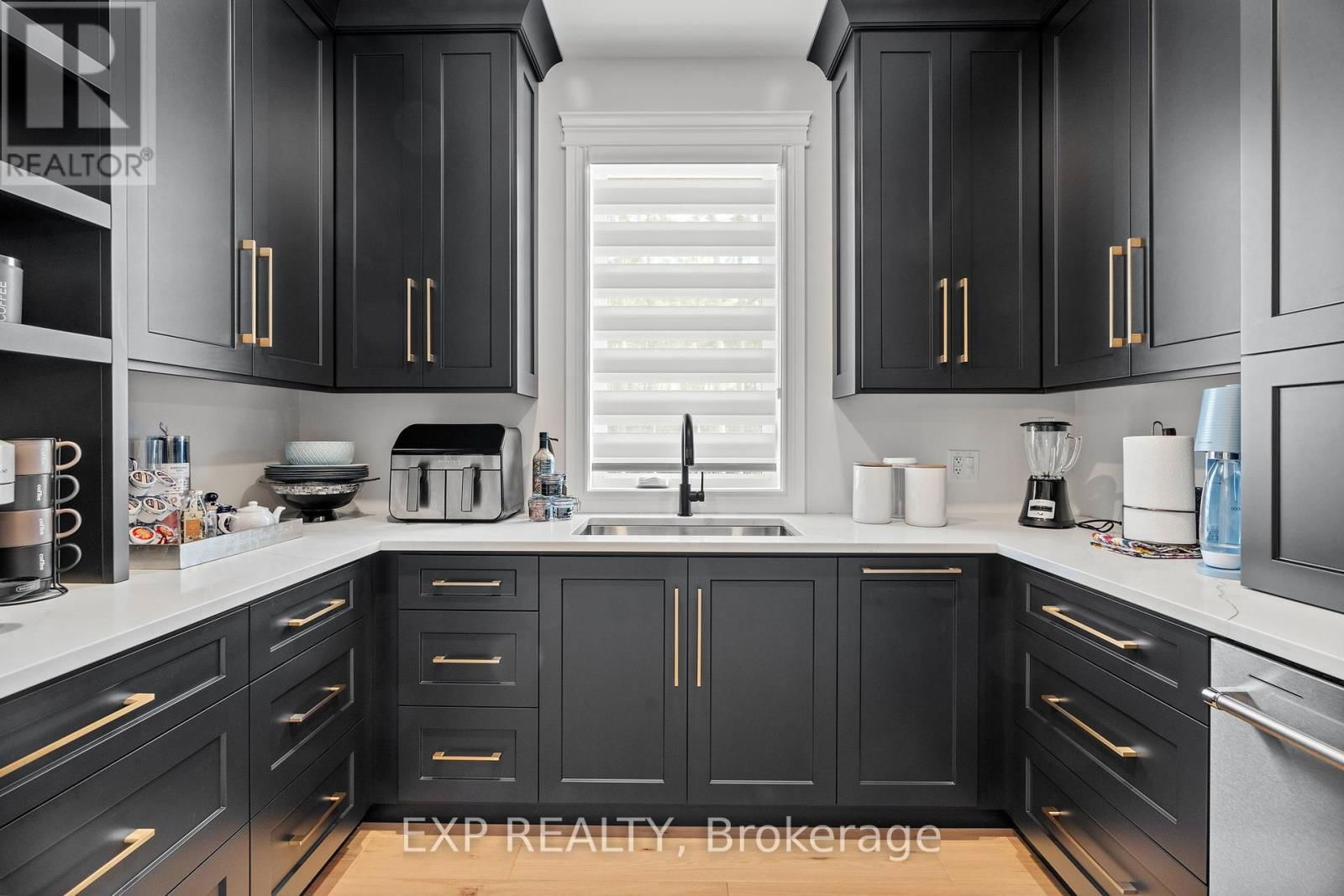 8425 GOOSEMARSH LINE Image 10