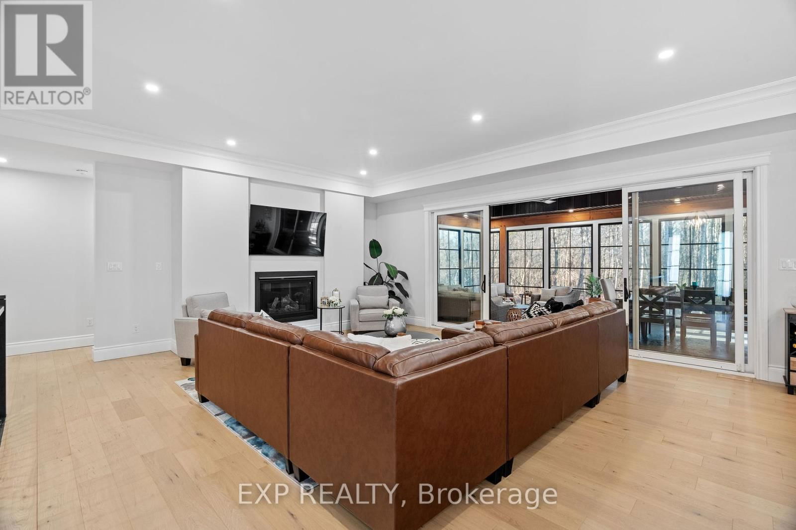 8425 GOOSEMARSH LINE Image 12