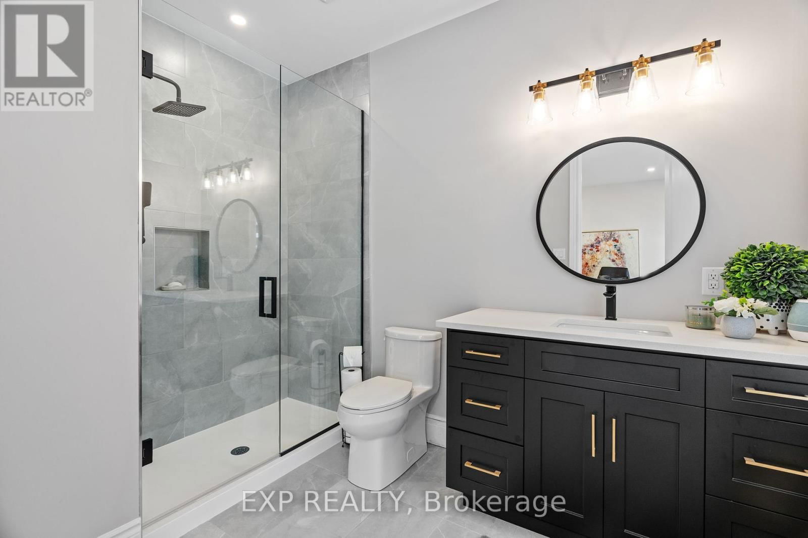 8425 GOOSEMARSH LINE Image 19