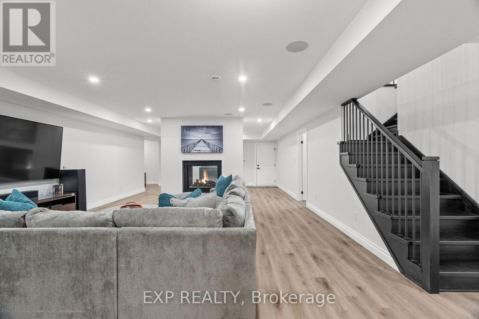 8425 GOOSEMARSH LINE Image 32