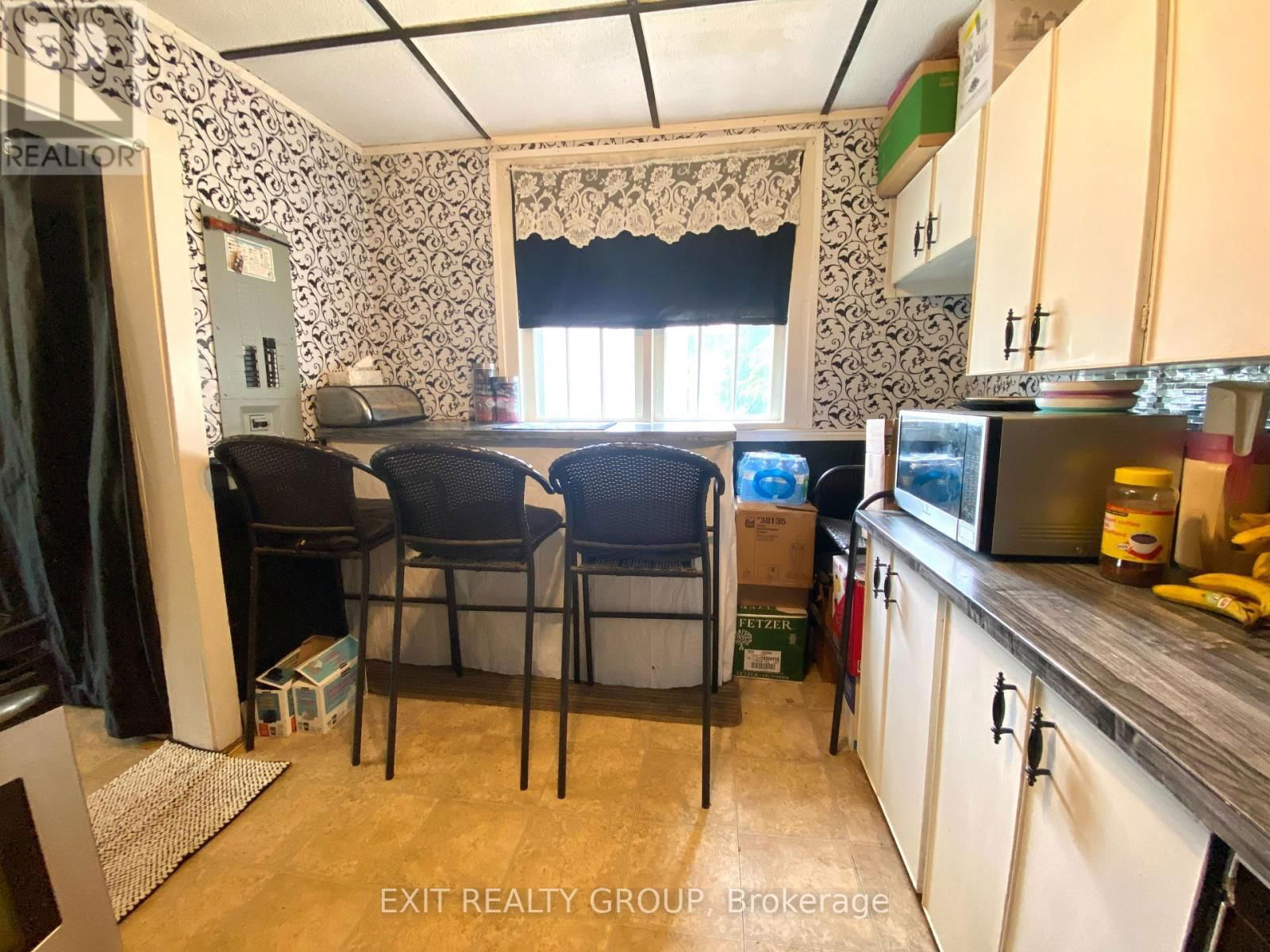 33 GLASTONBURY ROAD Image 10
