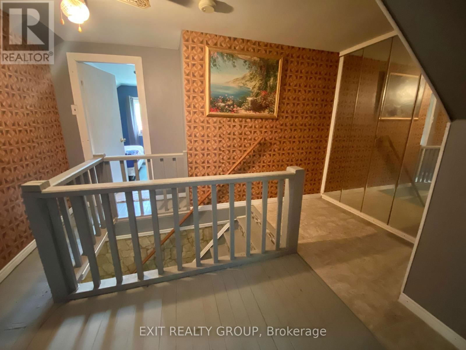 33 GLASTONBURY ROAD Image 19