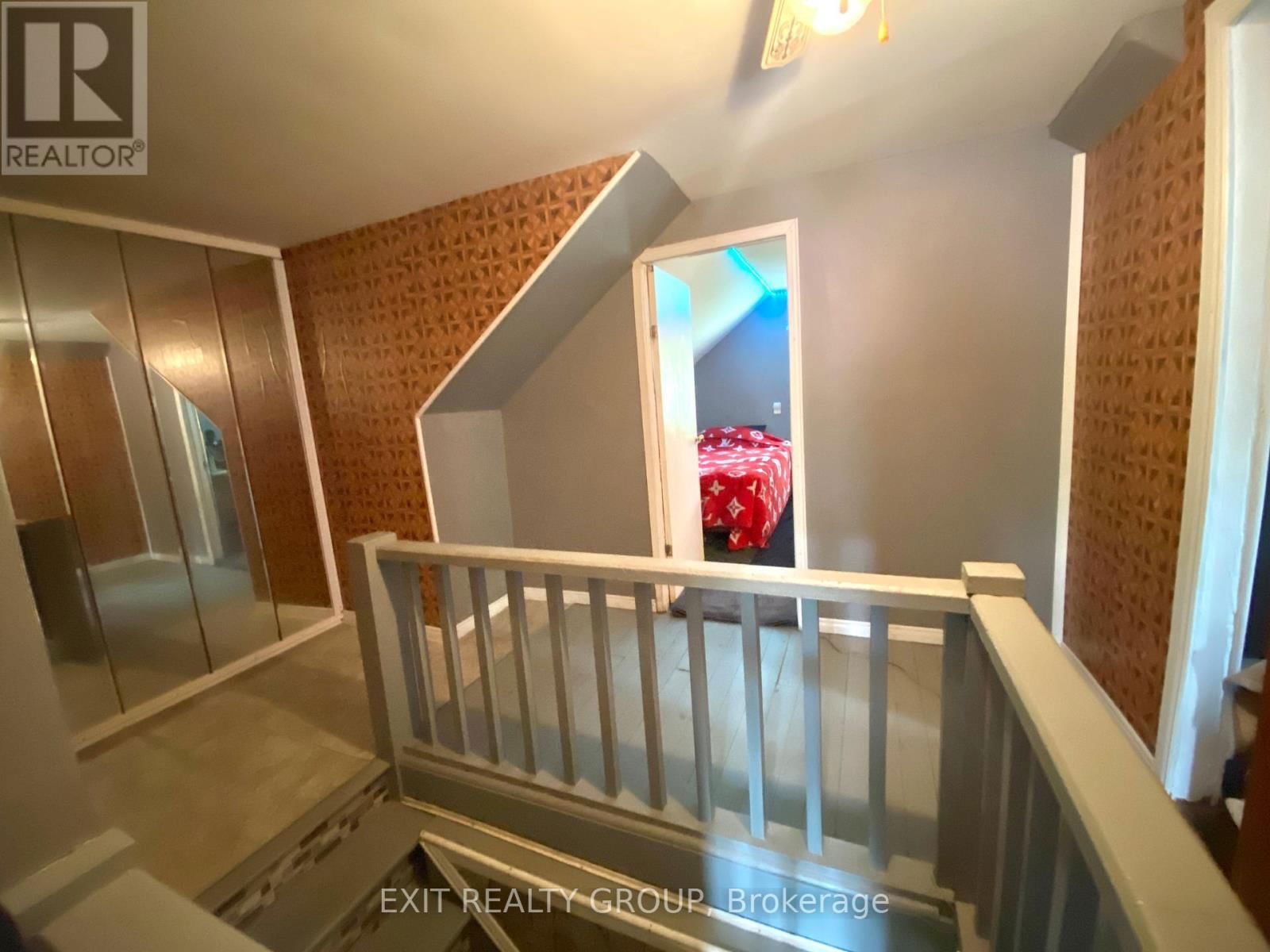33 GLASTONBURY ROAD Image 20