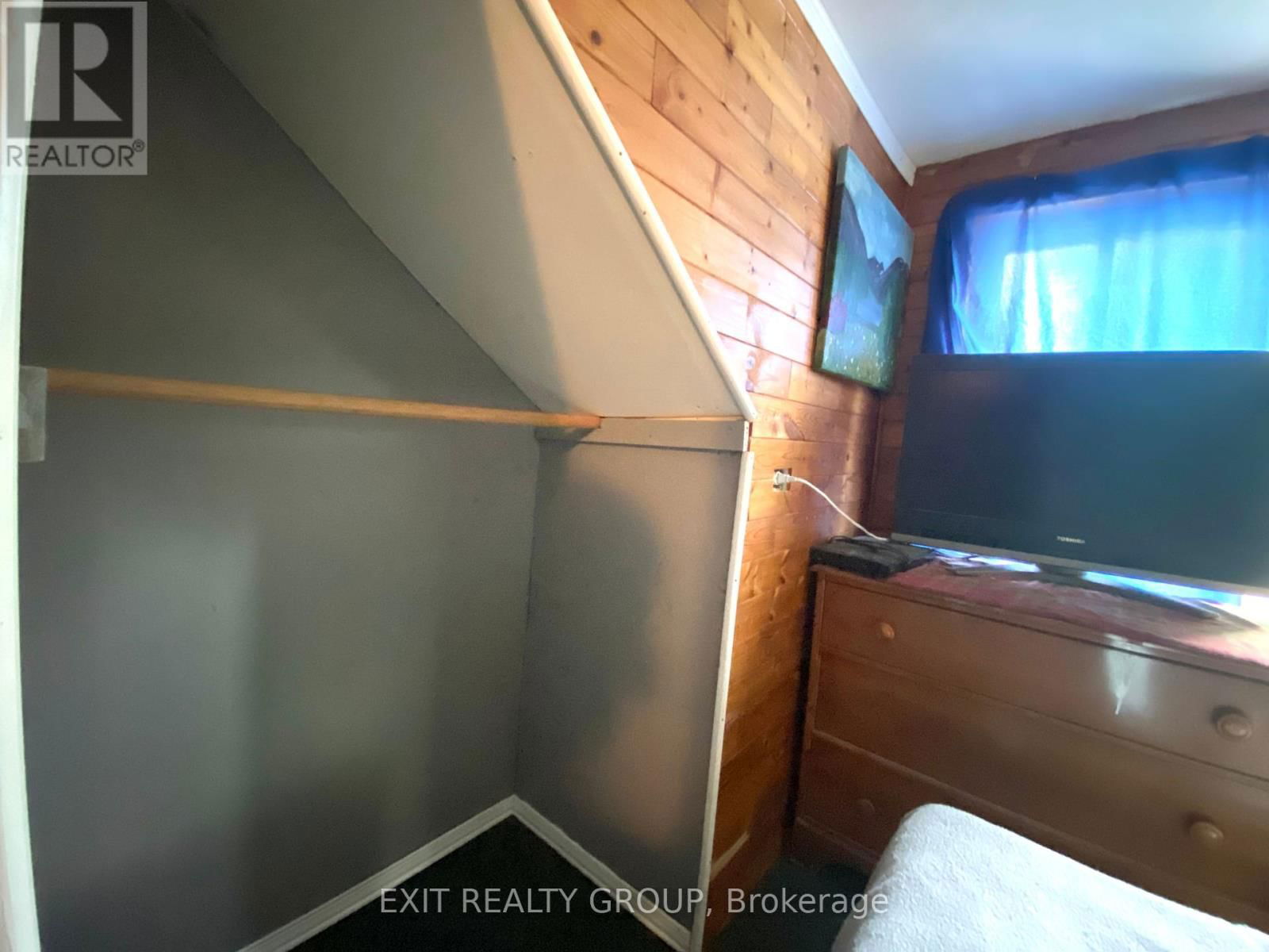 33 GLASTONBURY ROAD Image 24