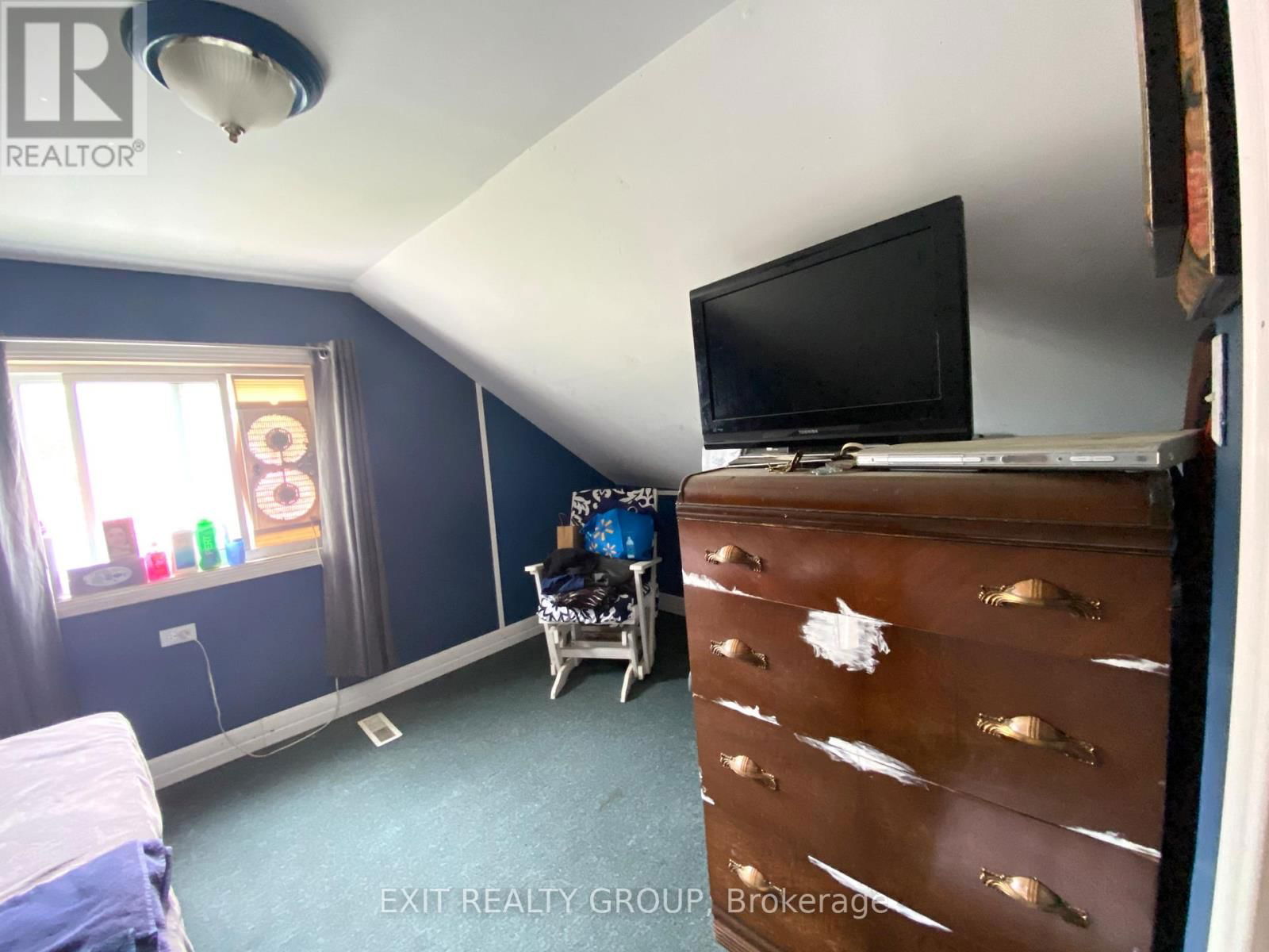 33 GLASTONBURY ROAD Image 25