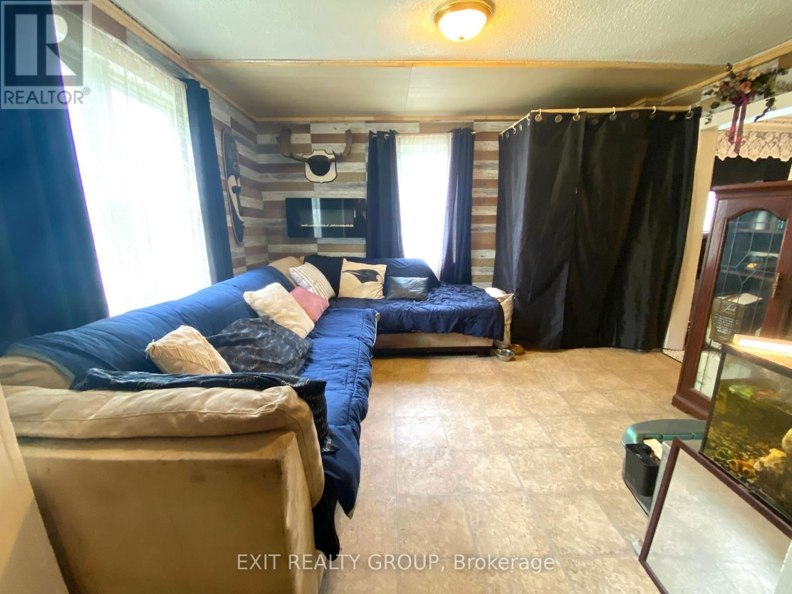33 GLASTONBURY ROAD Image 5