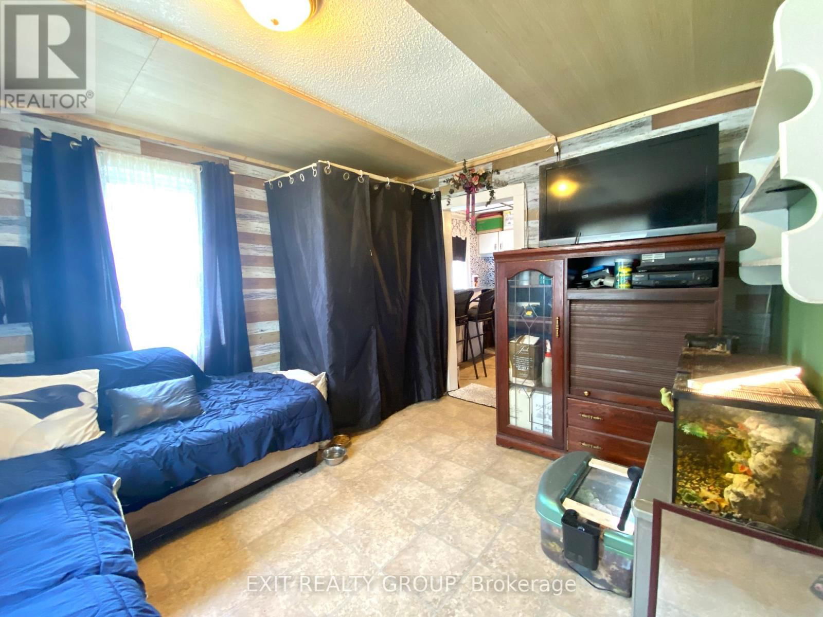 33 GLASTONBURY ROAD Image 7
