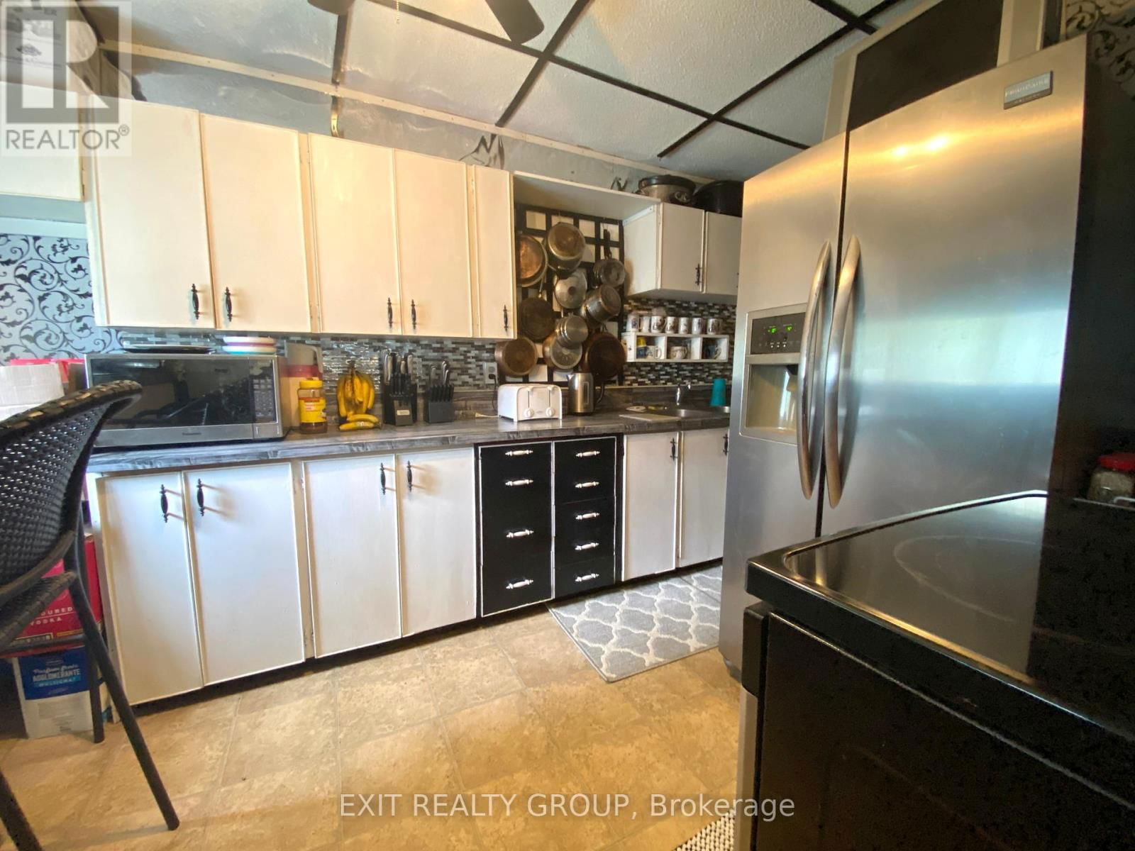 33 GLASTONBURY ROAD Image 9