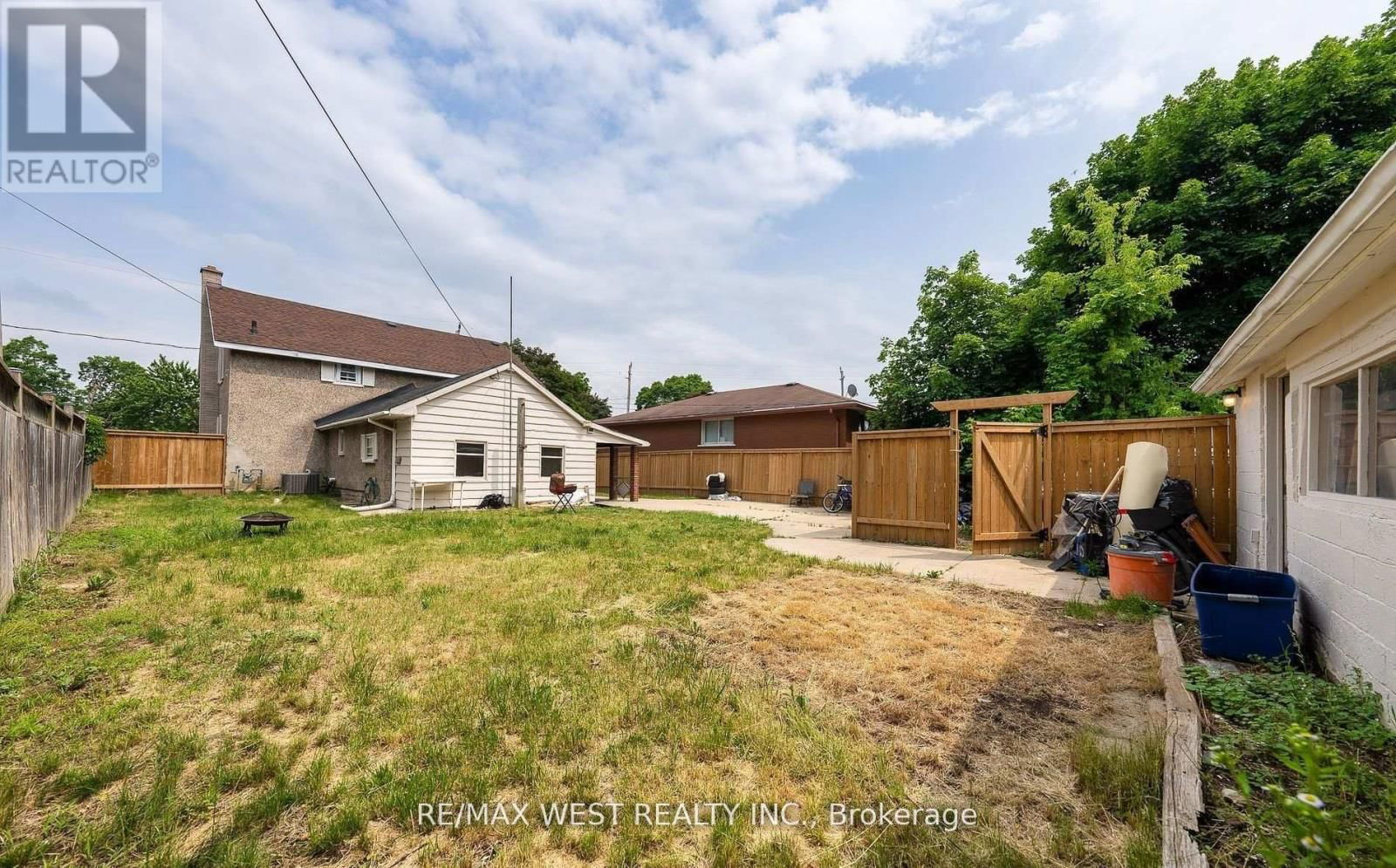 58 BROOK STREET EAST Image 16